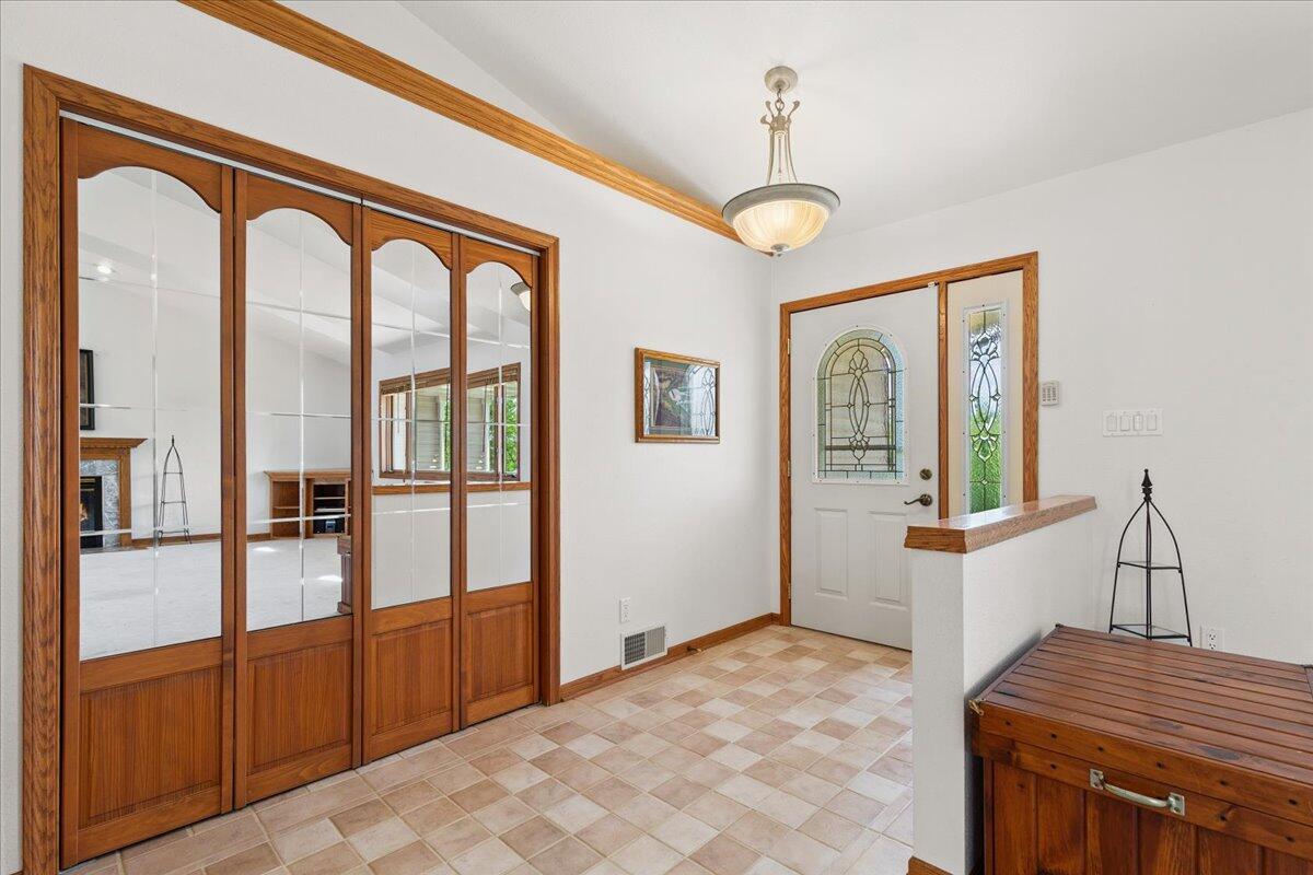 Hubbard, Wisconsin, 53035, United States, 4 Bedrooms Bedrooms, ,4 BathroomsBathrooms,Residential,For Sale,1885428