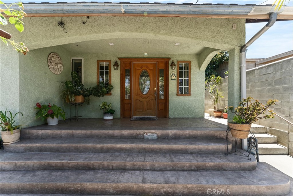 Los Angeles, California, 90033, United States, 4 Bedrooms Bedrooms, ,3 BathroomsBathrooms,Residential,For Sale,1834728