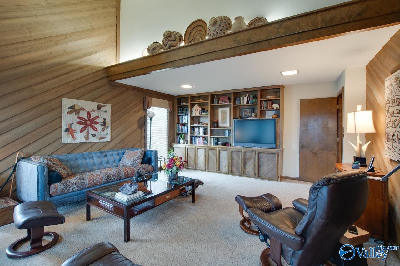 Huntsville, Alabama, 35802, United States, 4 Bedrooms Bedrooms, ,3 BathroomsBathrooms,Residential,For Sale,1996738