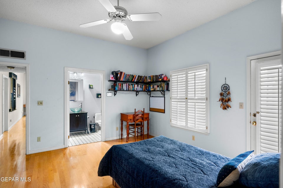 El Paso, Texas, 79912, United States, 4 Bedrooms Bedrooms, ,2 BathroomsBathrooms,Residential,For Sale,1921658