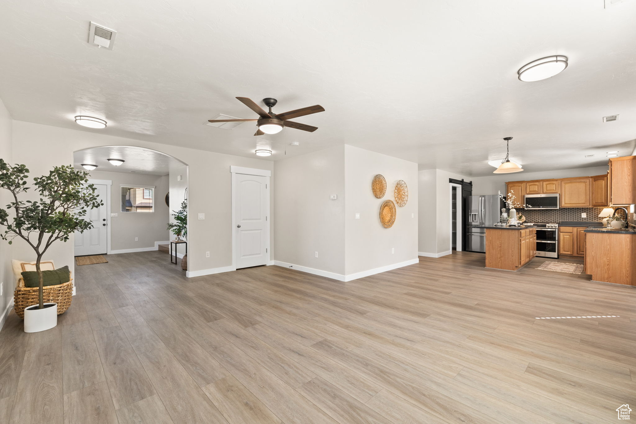 Saratoga Springs, Utah, 84045, United States, 4 Bedrooms Bedrooms, ,3 BathroomsBathrooms,Residential,For Sale,1906604