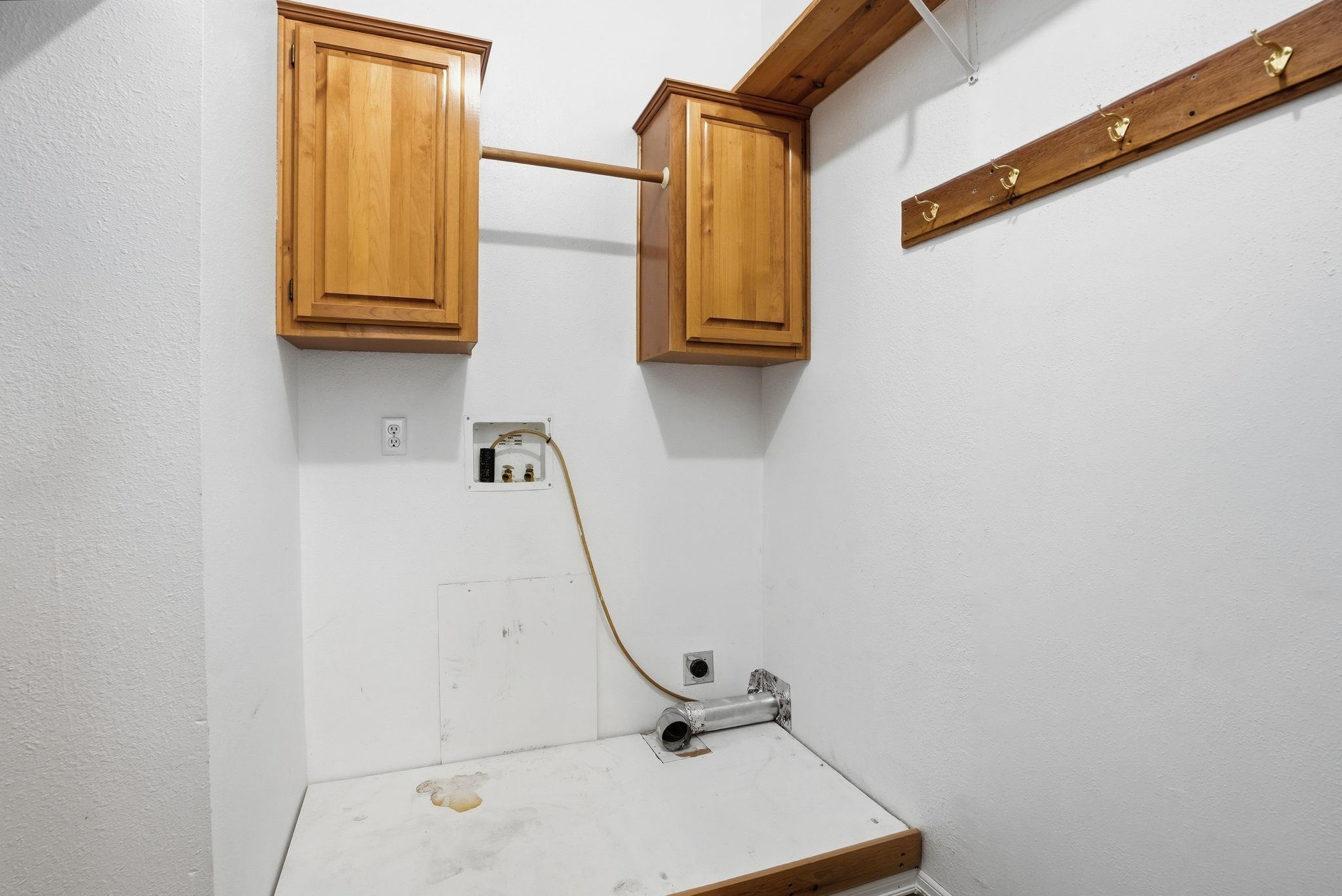 Greenacres, Washington, 99016, United States, 5 Bedrooms Bedrooms, ,2 BathroomsBathrooms,Residential,For Sale,2001748