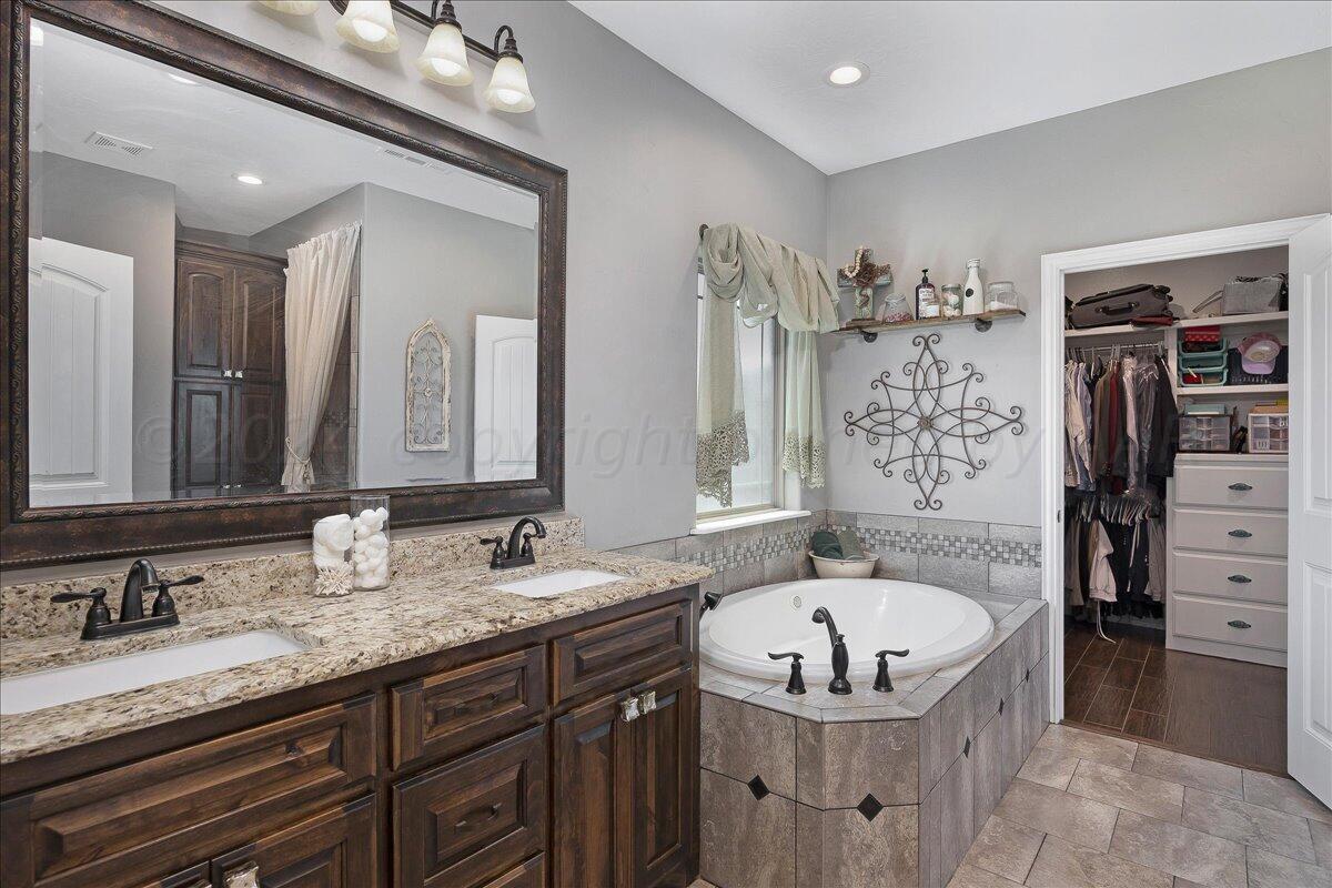 8826 Paintbrush Dr, Amarillo, Texas, 79119, United States, 3 Bedrooms Bedrooms, ,2 BathroomsBathrooms,Residential,For Sale,8826 Paintbrush Dr,1680814