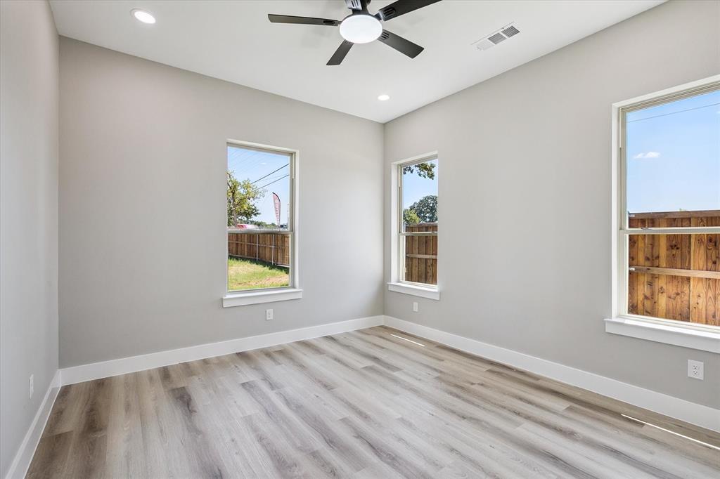 Arlington, Texas, 76012, United States, 4 Bedrooms Bedrooms, ,3 BathroomsBathrooms,Residential,For Sale,1976535