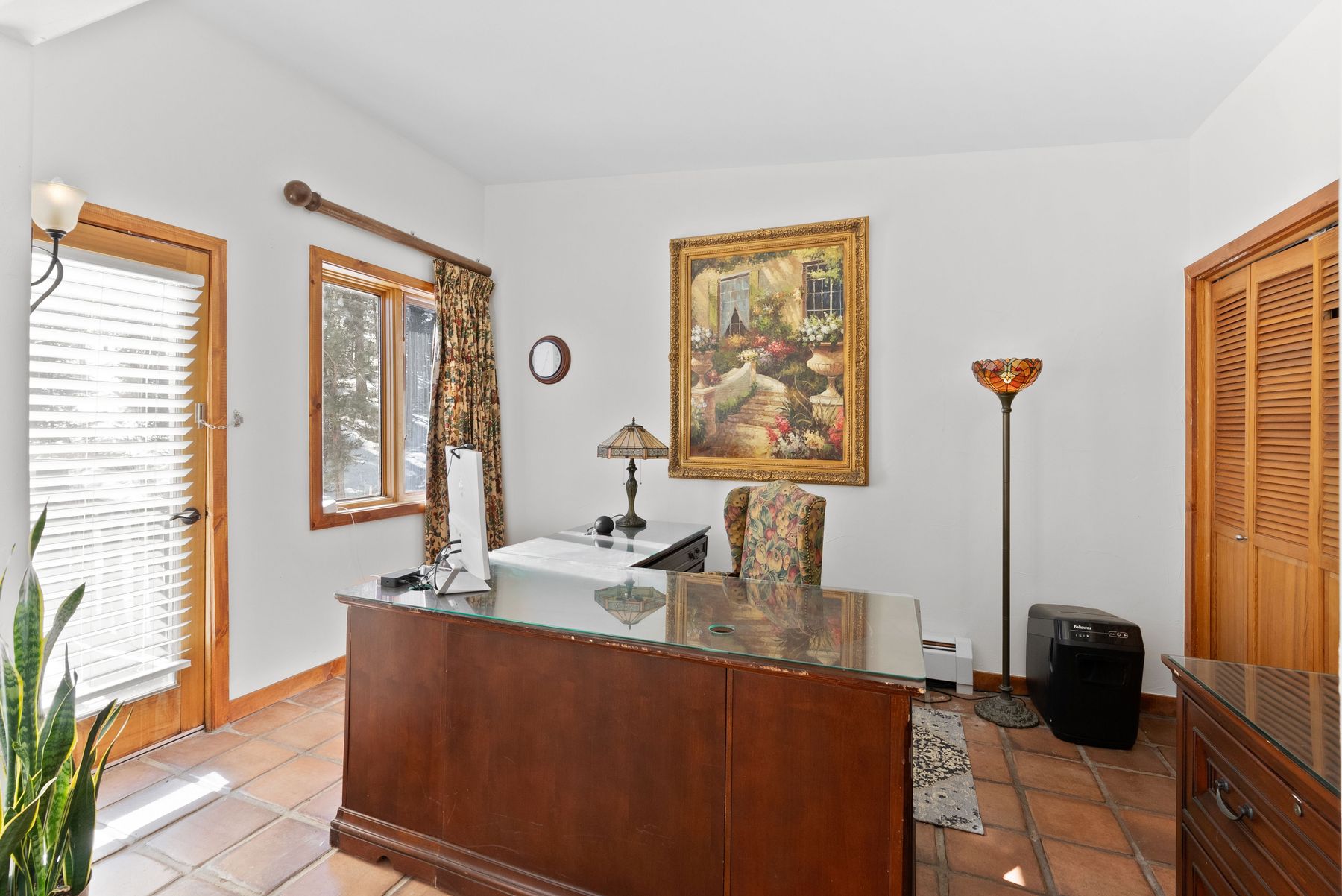  Spacious 5-Bedroom Home Set on 5 Acres - 物件實景