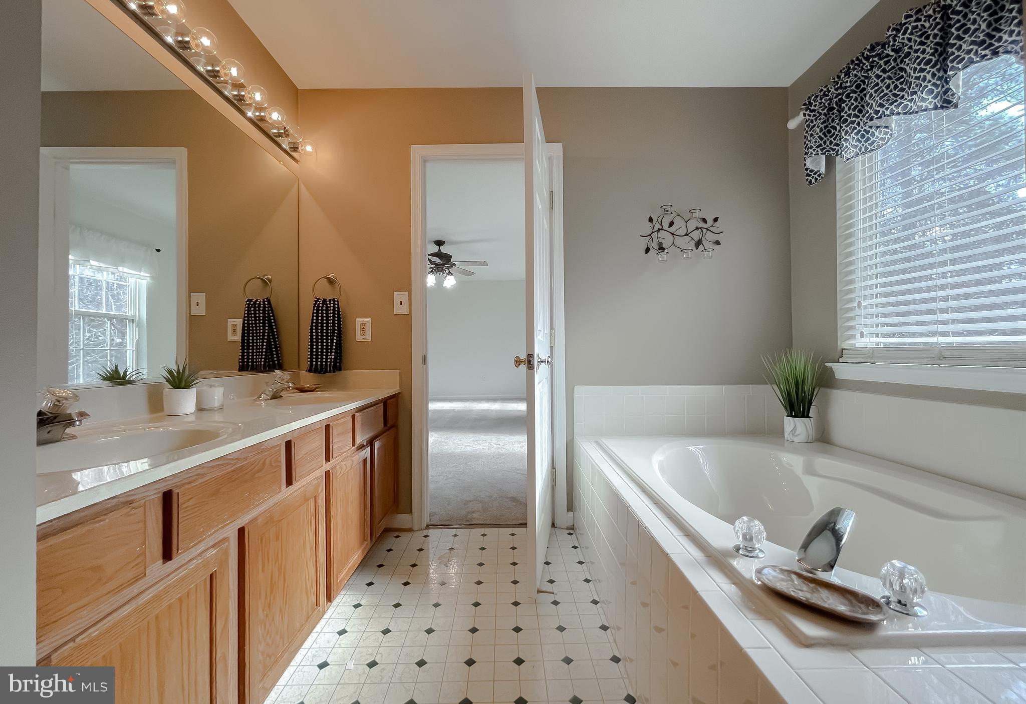 Leonardtown, Maryland, 20650, United States, 5 Bedrooms Bedrooms, ,4 BathroomsBathrooms,Residential,For Sale,2006154