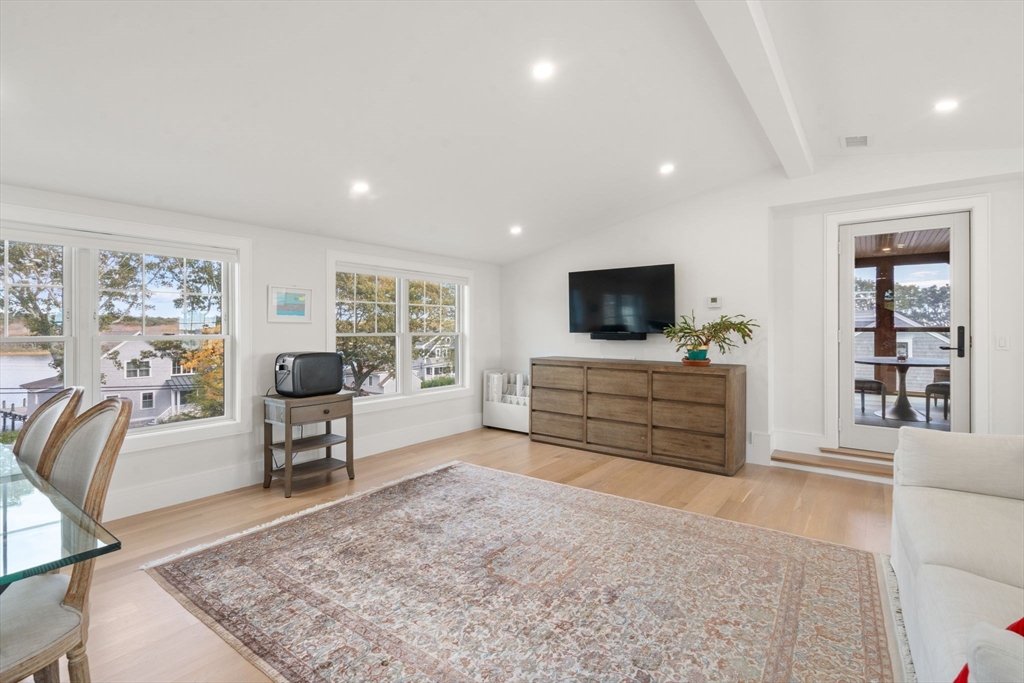 Marion, Massachusetts, 02738, United States, 3 Bedrooms Bedrooms, ,5 BathroomsBathrooms,Residential,For Sale,1987501