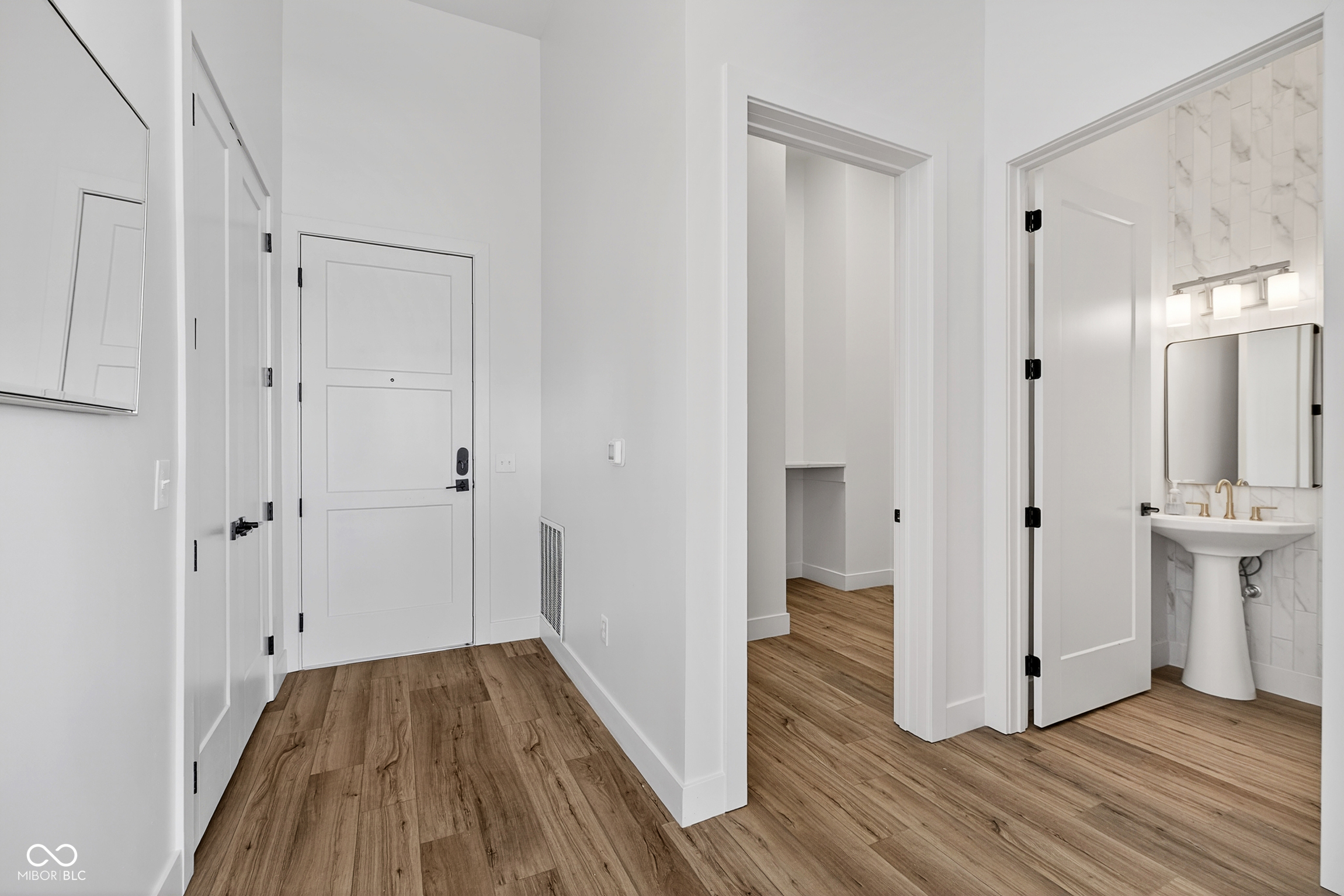 Carmel, Indiana, 46032, United States, 2 Bedrooms Bedrooms, ,3 BathroomsBathrooms,Residential,For Sale,1981116