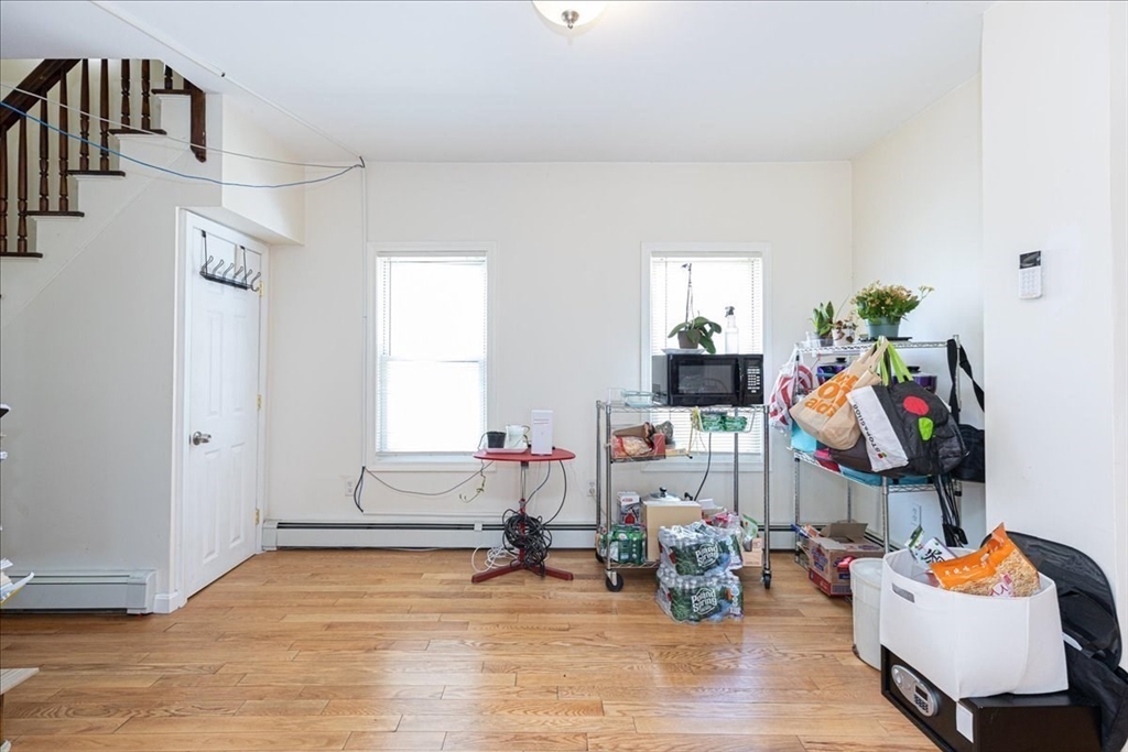 Lowell, Massachusetts, 01854, United States, 3 Bedrooms Bedrooms, ,2 BathroomsBathrooms,Residential,For Sale,1918371