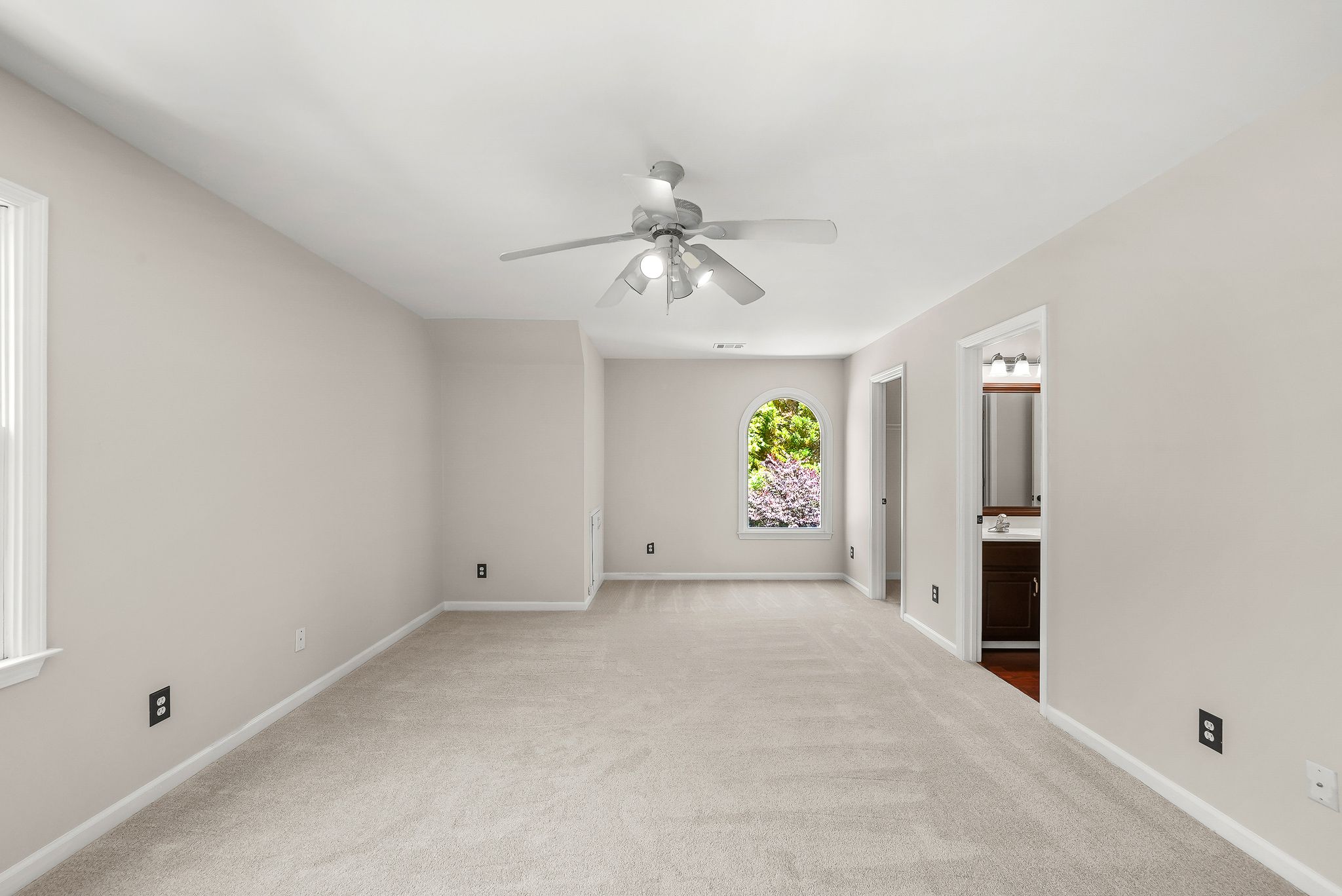  Beautifully Updated Home with Exceptional Outdoor Entertaining - 物件實景