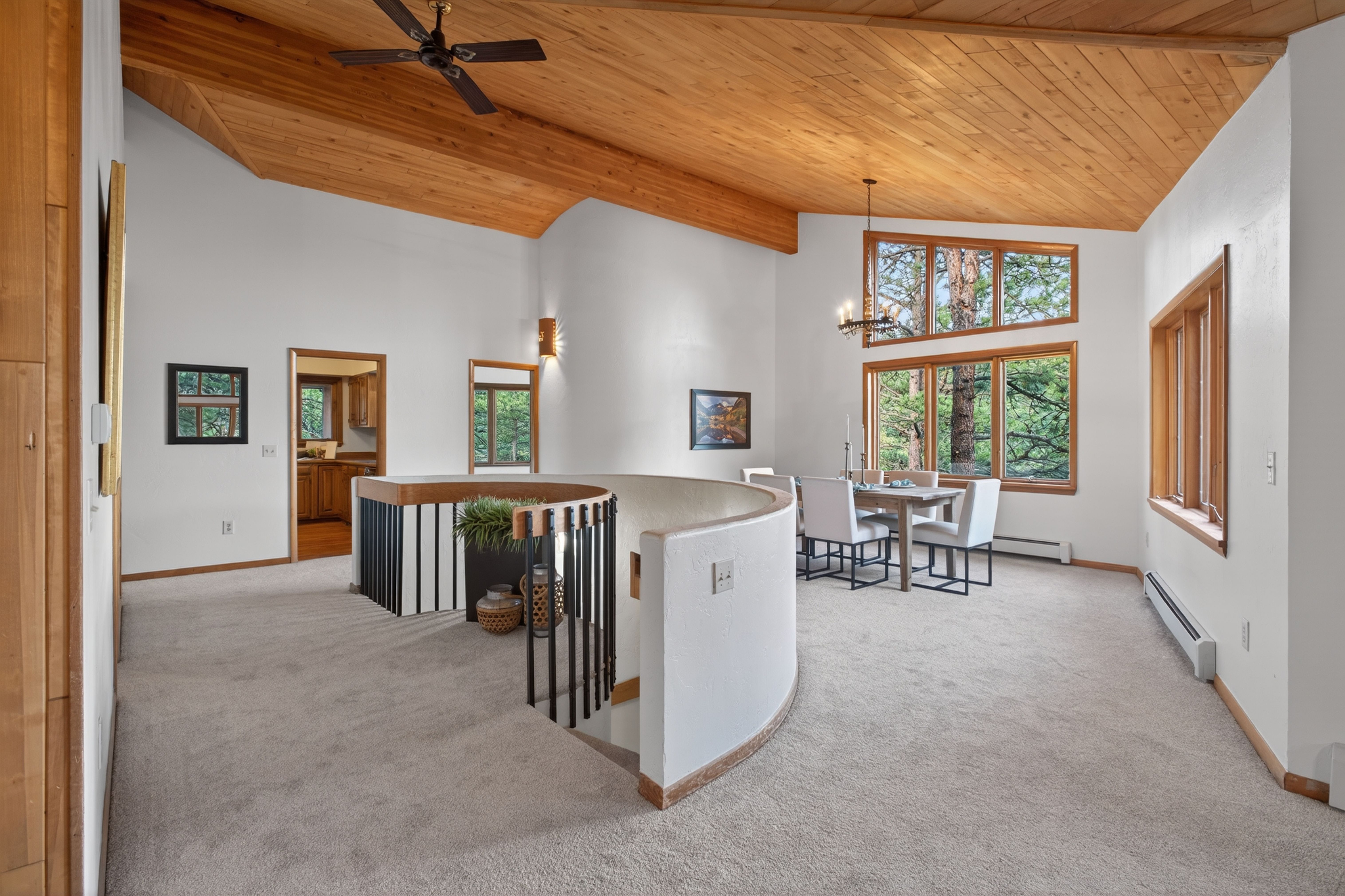  Ranch-style Custom Home on 1.16 Acre Sunny and Treed Lot in Genesee - 物件實景