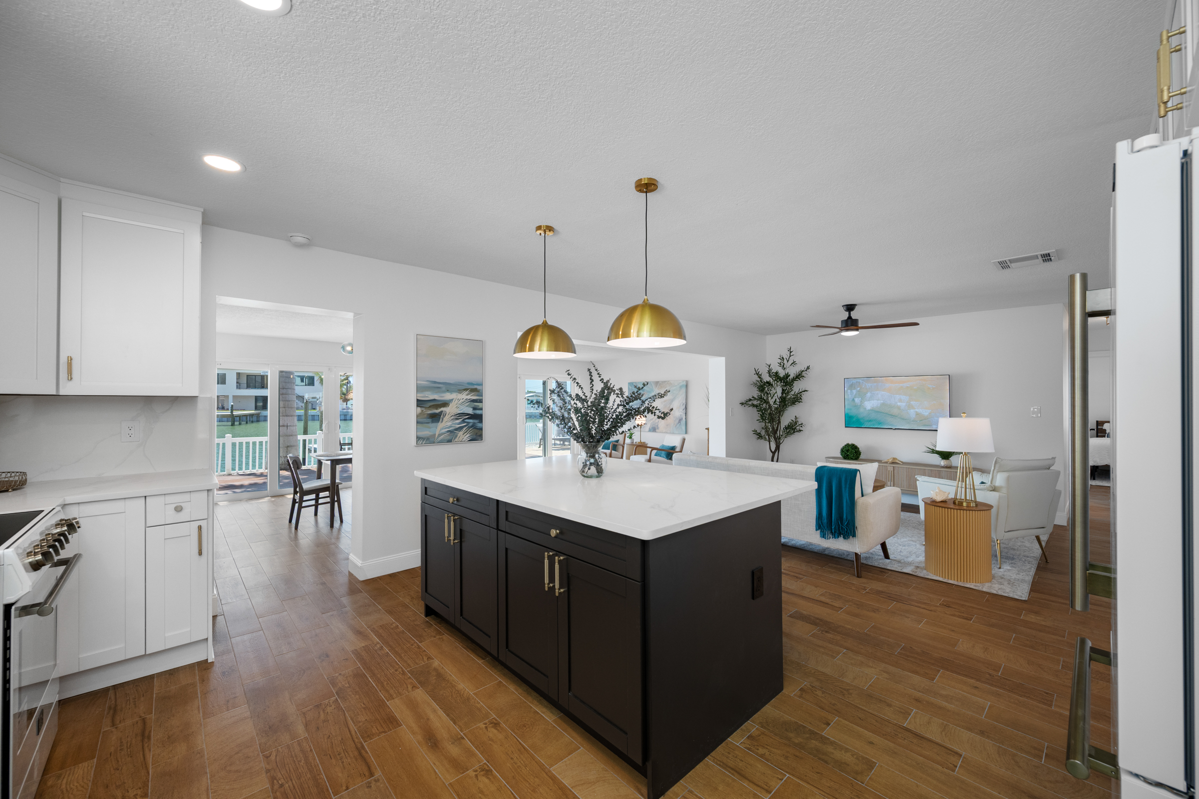 St Petersburg, Florida, 33707, United States, 3 Bedrooms Bedrooms, ,2 BathroomsBathrooms,Residential,For Sale,2034838
