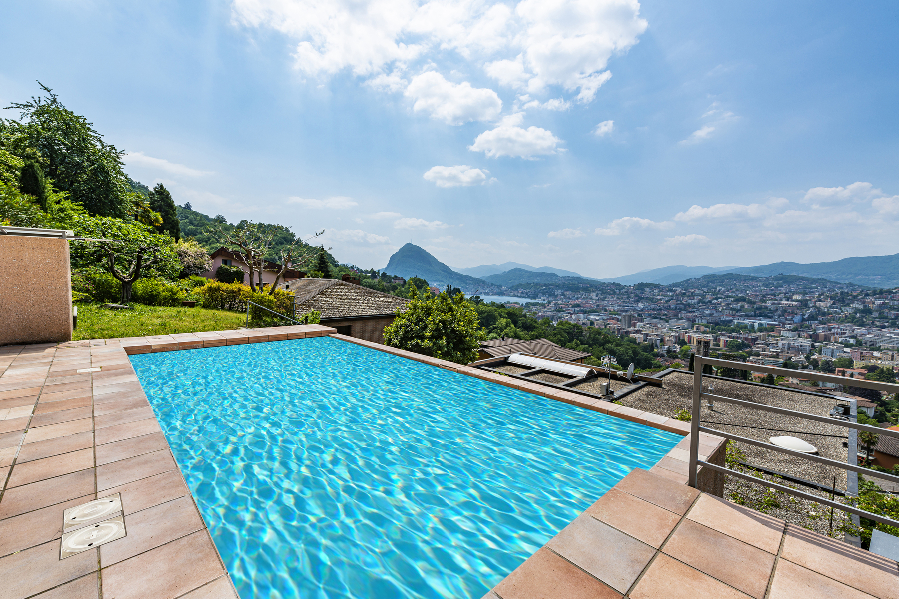  Modern house with beautiful lake view - 物件實景