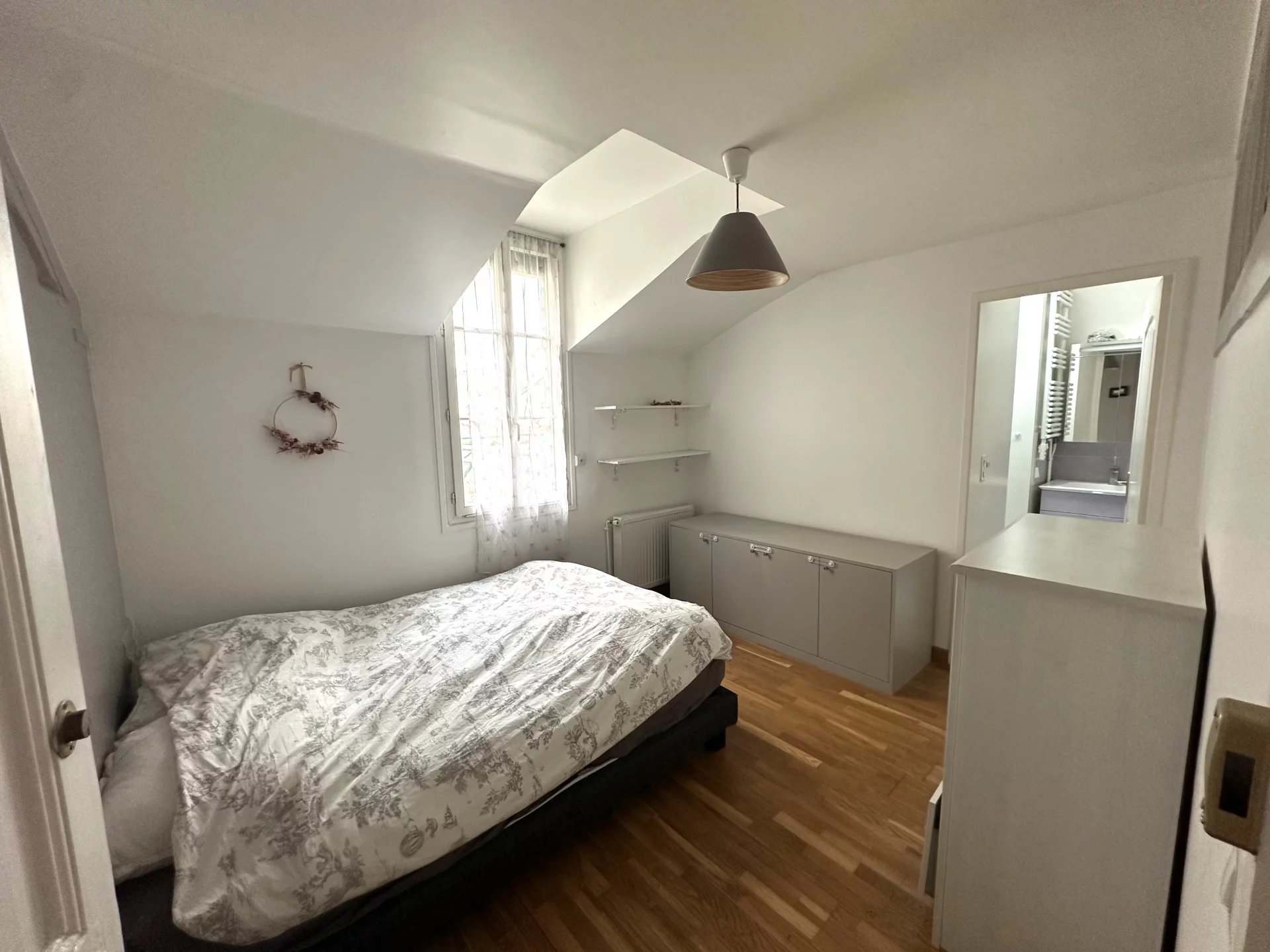 Le Vésinet, Île-de-France, 78110, FR, 2 Bedrooms Bedrooms, ,3 BathroomsBathrooms,Residential,For Sale,1994805