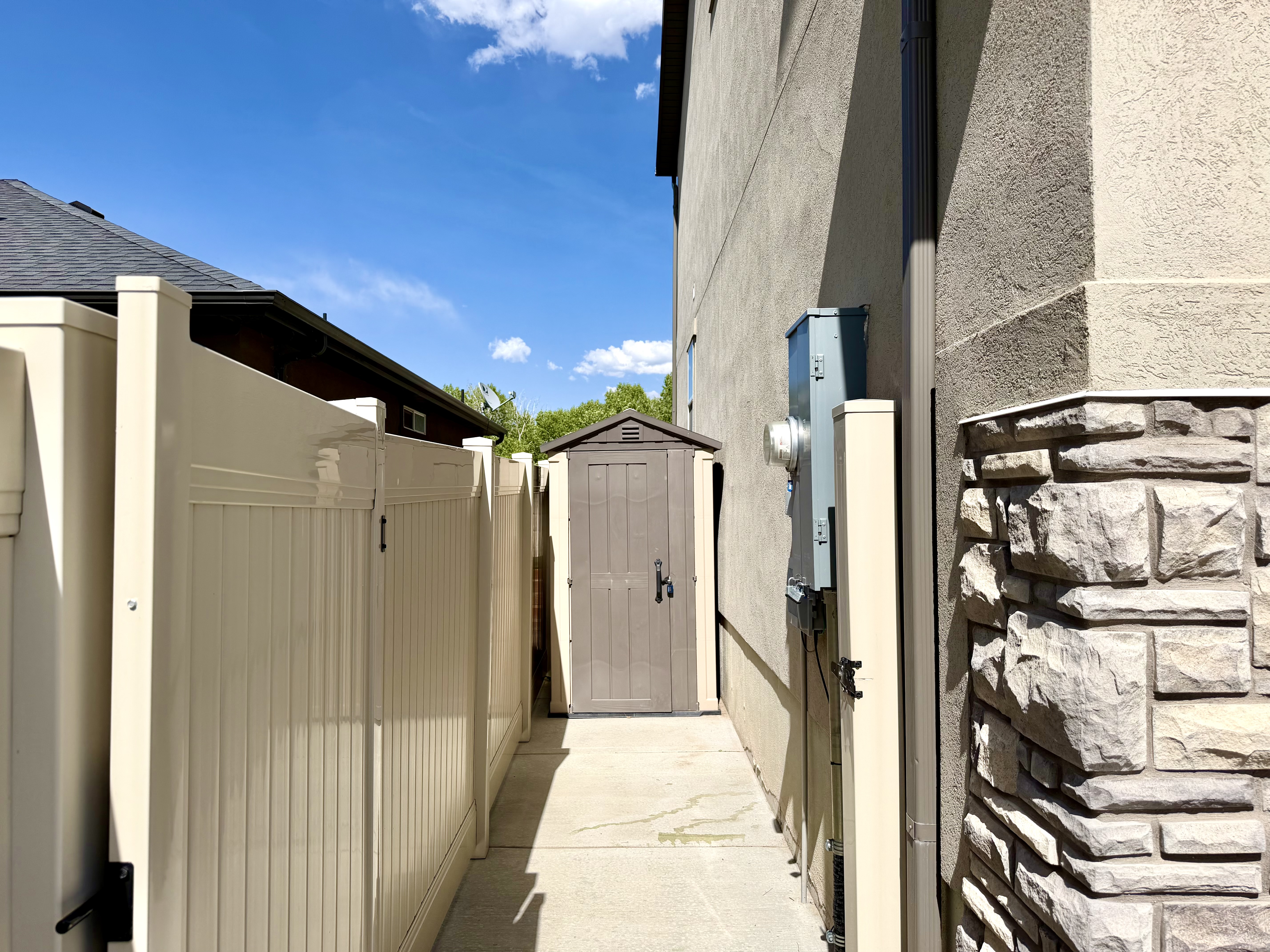 Payson, Utah, 84651, United States, 4 Bedrooms Bedrooms, ,3 BathroomsBathrooms,Residential,For Sale,2049240