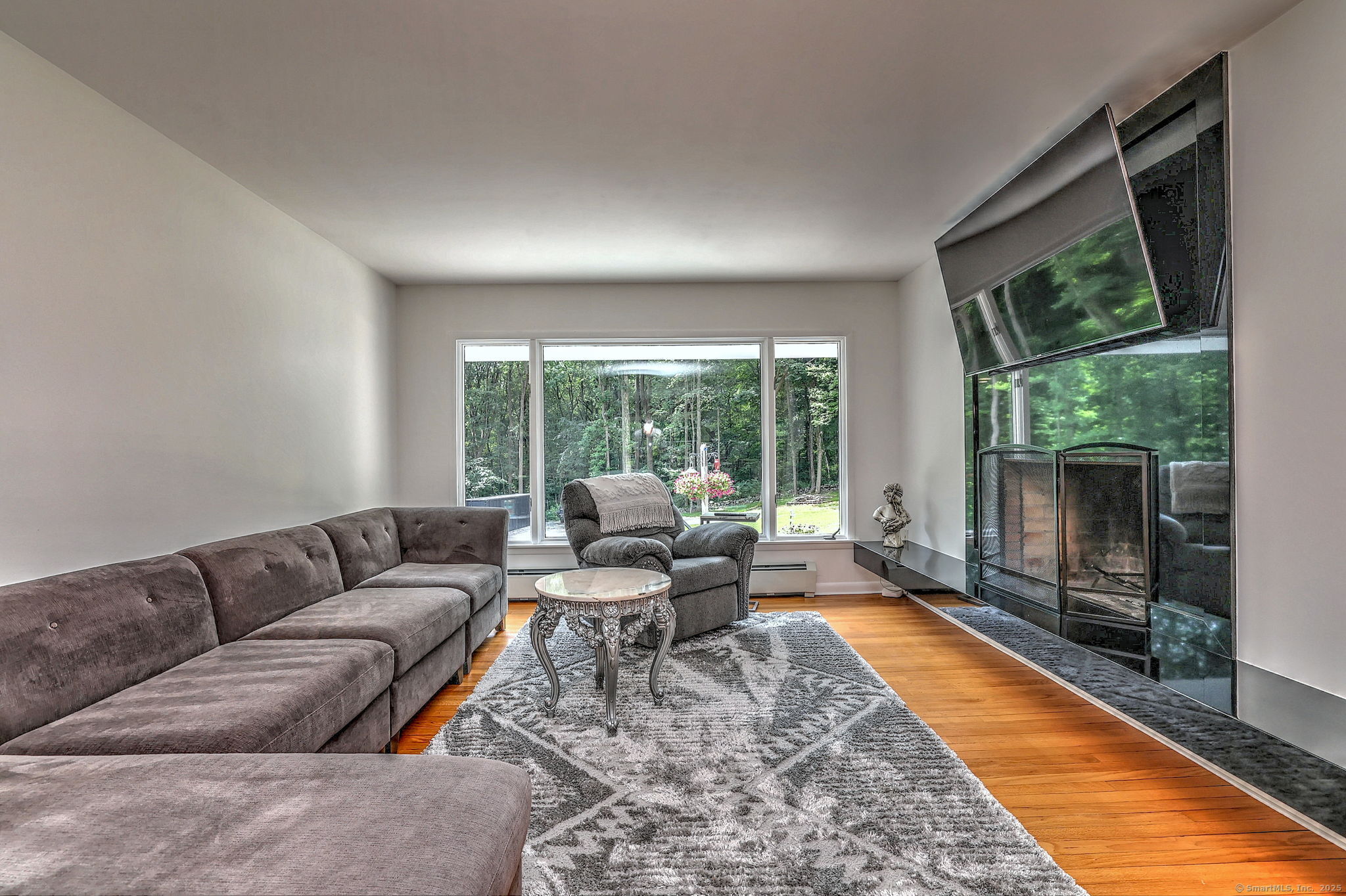 Woodbridge, Connecticut, 06525, United States, 5 Bedrooms Bedrooms, ,4 BathroomsBathrooms,Residential,For Sale,1890965