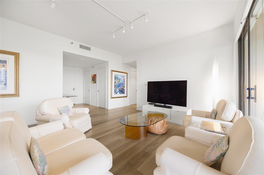 Dallas, Texas, 75219, United States, 3 Bedrooms Bedrooms, ,2 BathroomsBathrooms,Residential,For Sale,1792893
