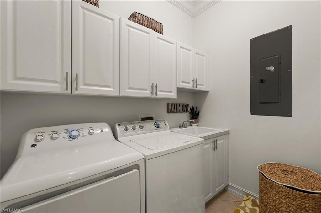 Naples, Florida, 34105, United States, 4 Bedrooms Bedrooms, ,3 BathroomsBathrooms,Residential,For Sale,1876929