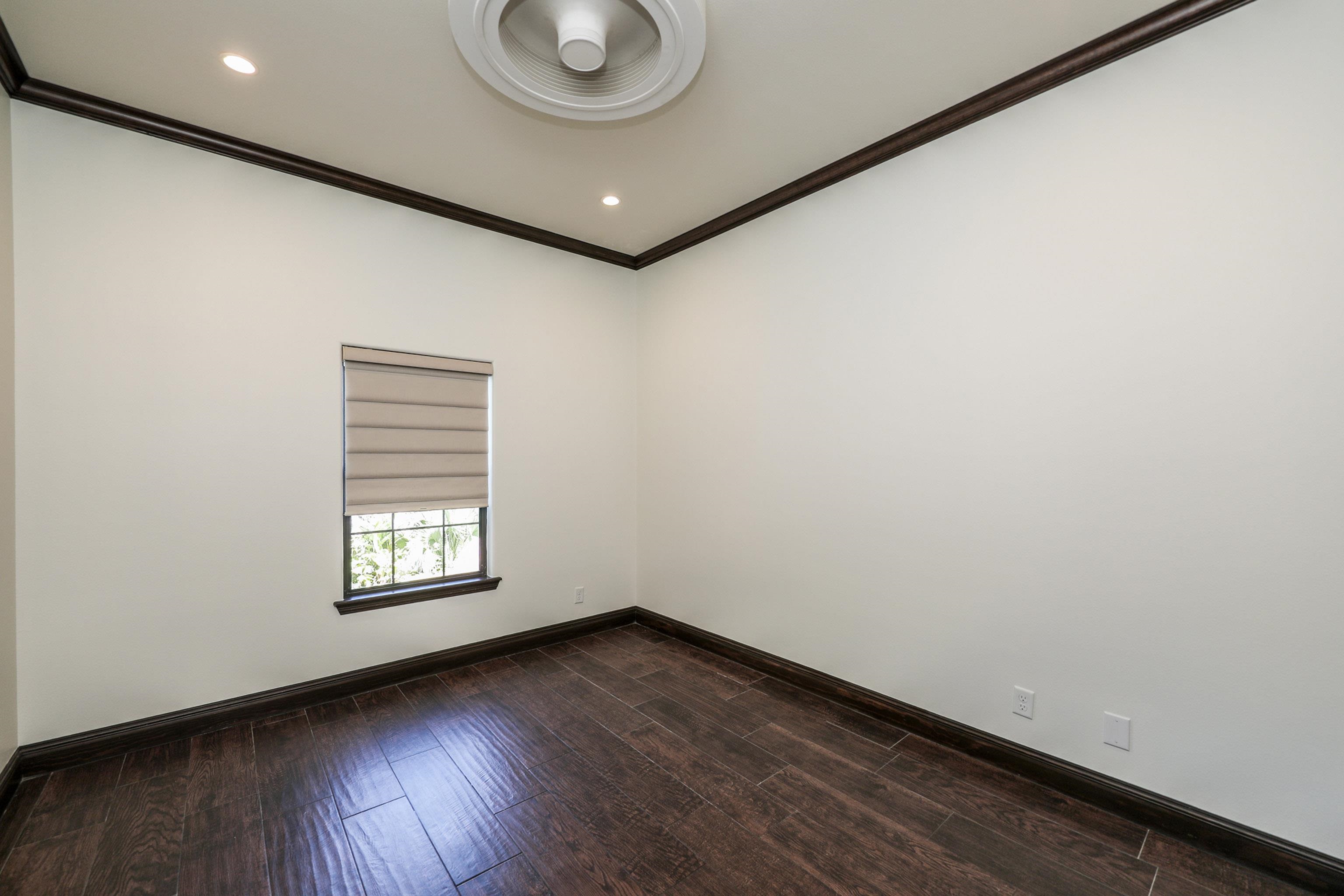 Laredo, Texas, 78041, United States, 4 Bedrooms Bedrooms, ,5 BathroomsBathrooms,Residential,For Sale,1989337