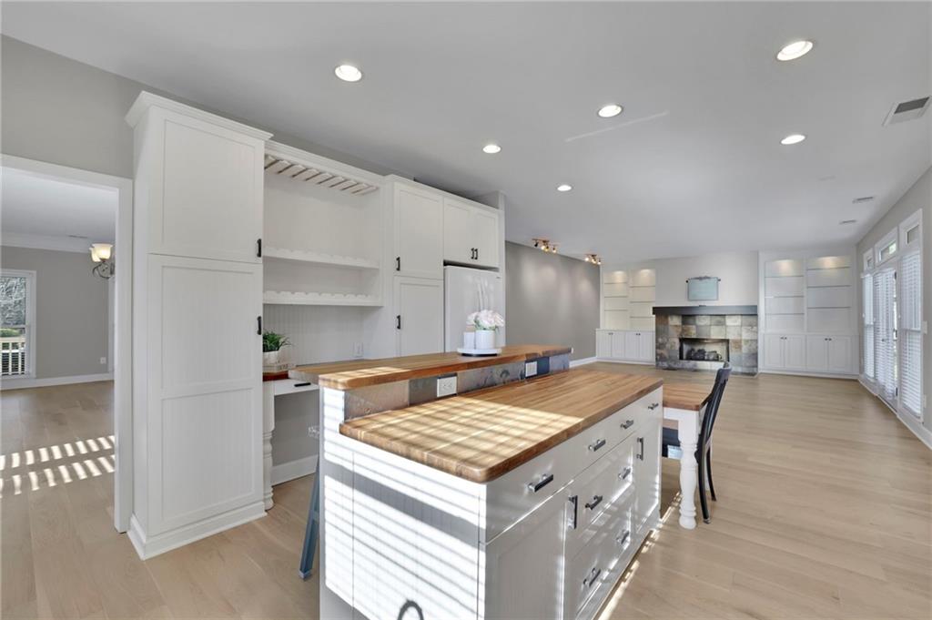 Marietta, Georgia, 30066, United States, 4 Bedrooms Bedrooms, ,3 BathroomsBathrooms,Residential,For Sale,2003100