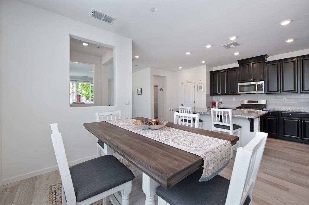 Roseville, California, 95747, United States, 3 Bedrooms Bedrooms, ,3 BathroomsBathrooms,Residential,For Sale,1795538