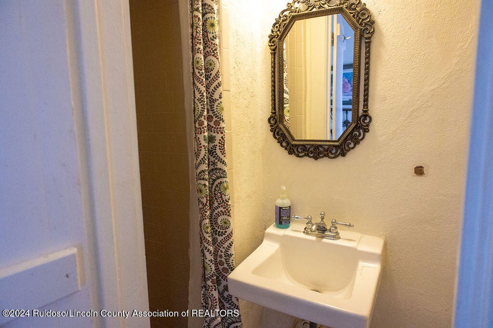 Lincoln, New Mexico, 88338, United States, 7 Bedrooms Bedrooms, ,9 BathroomsBathrooms,Residential,For Sale,1974977