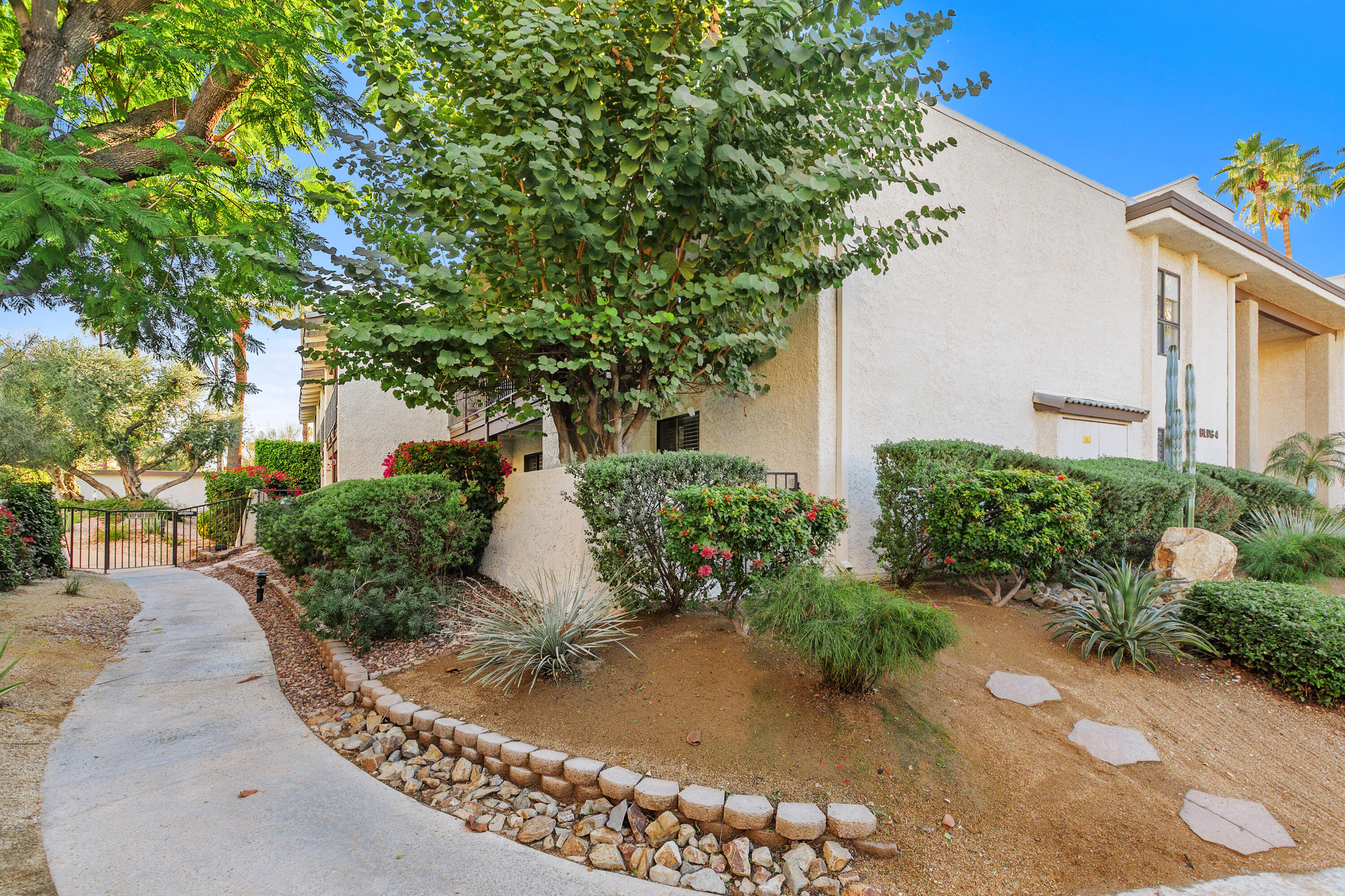 Palm Springs, California, 92264, United States, 3 Bedrooms Bedrooms, ,2 BathroomsBathrooms,Residential,For Sale,1998935