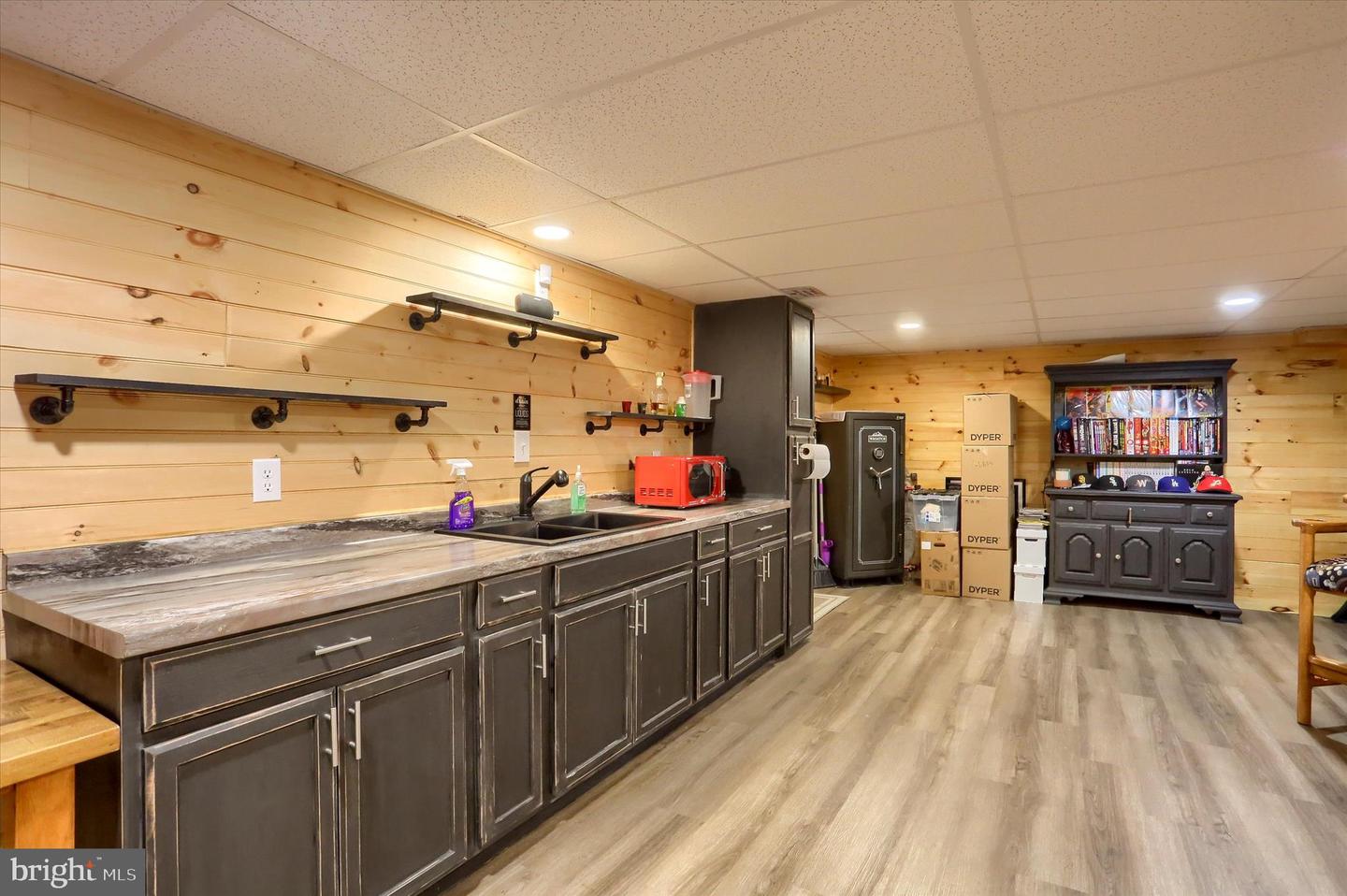 Etters, Pennsylvania, 17319, United States, 5 Bedrooms Bedrooms, ,4 BathroomsBathrooms,Residential,For Sale,1992939