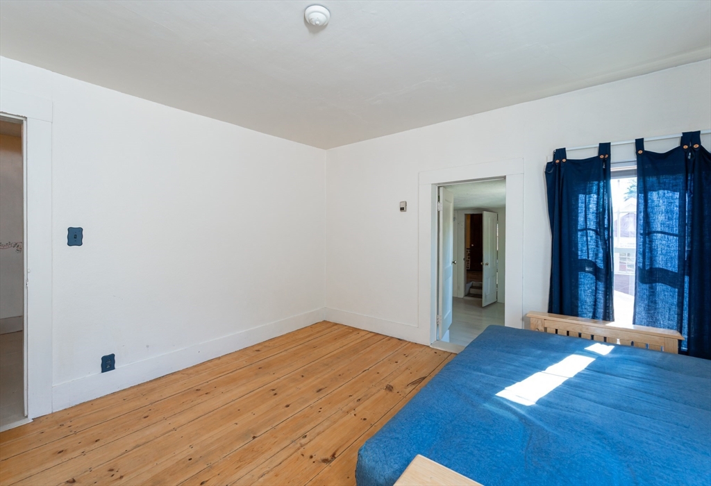 Billerica, Massachusetts, 01821, United States, 3 Bedrooms Bedrooms, ,2 BathroomsBathrooms,Residential,For Sale,1991745