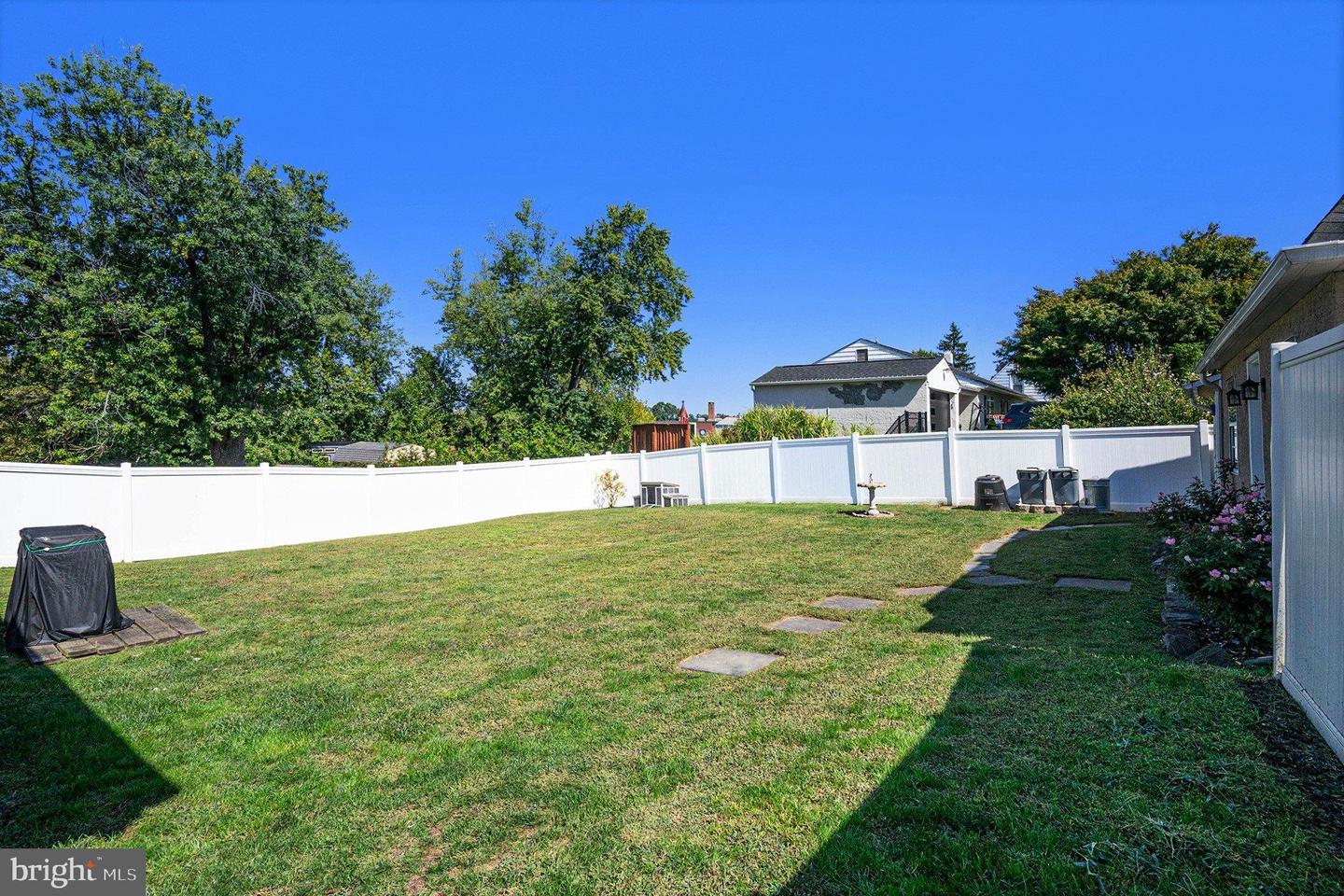 Lafayette Hill, Pennsylvania, 19444, United States, 5 Bedrooms Bedrooms, ,2 BathroomsBathrooms,Residential,For Sale,1999647