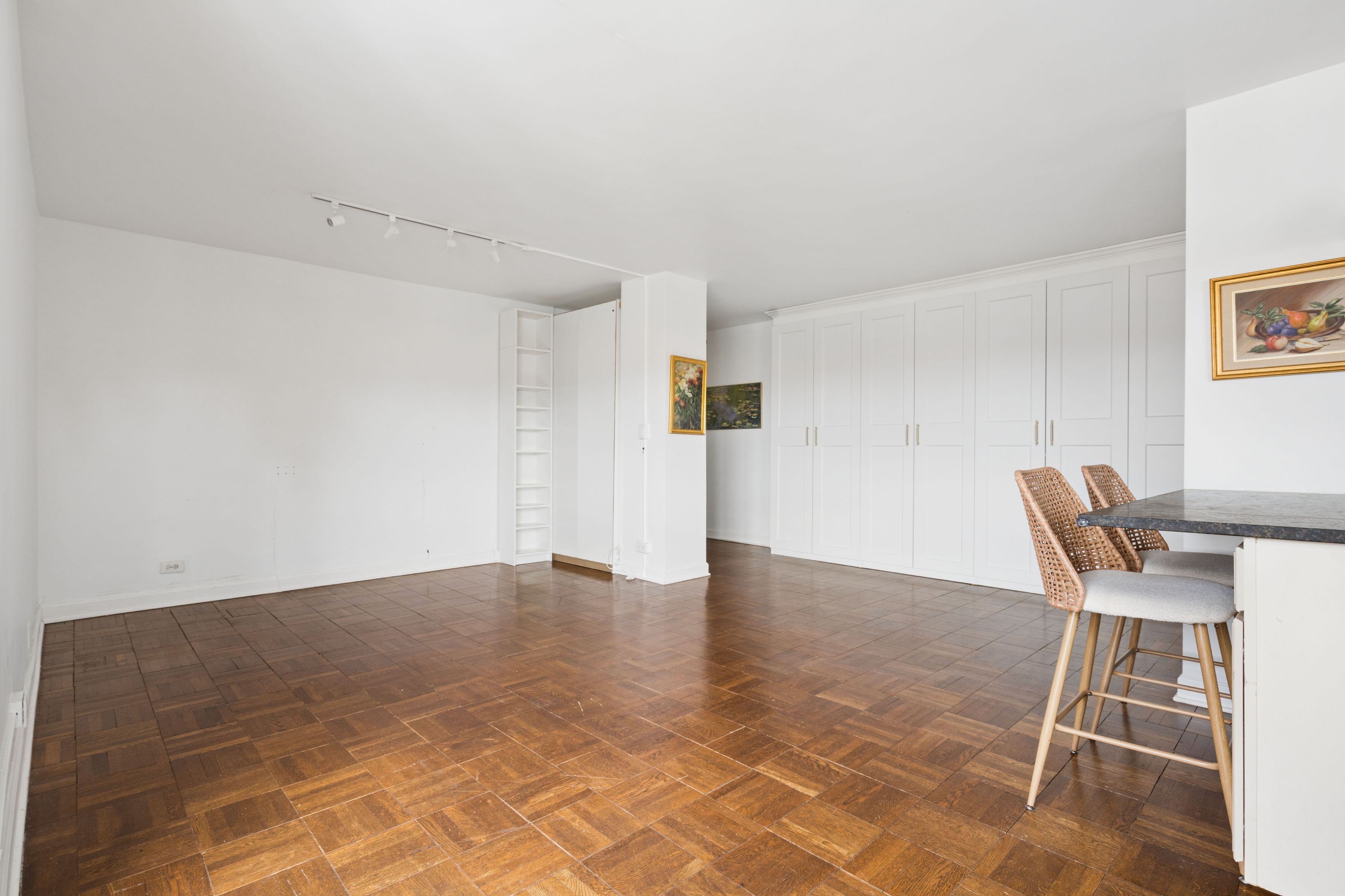  568 Grand Street - 物件實景