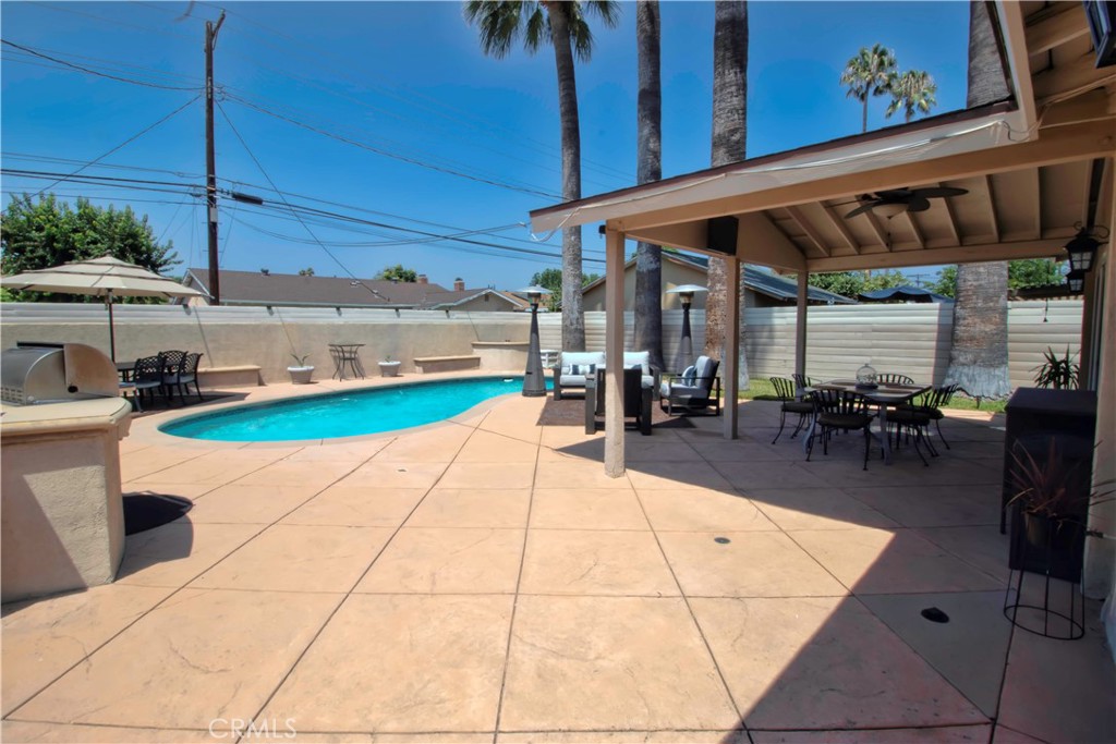 West Hills, California, 91304, United States, 4 Bedrooms Bedrooms, ,2 BathroomsBathrooms,Residential,For Sale,1979934