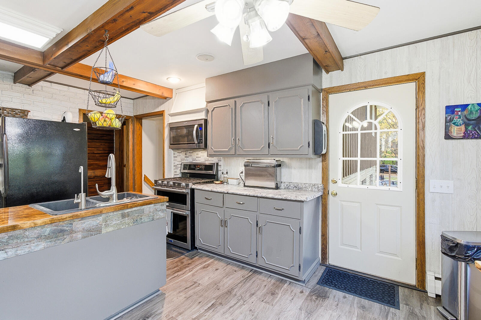 Jefferson, Wisconsin, 53549, United States, 4 Bedrooms Bedrooms, ,2 BathroomsBathrooms,Residential,For Sale,1973075