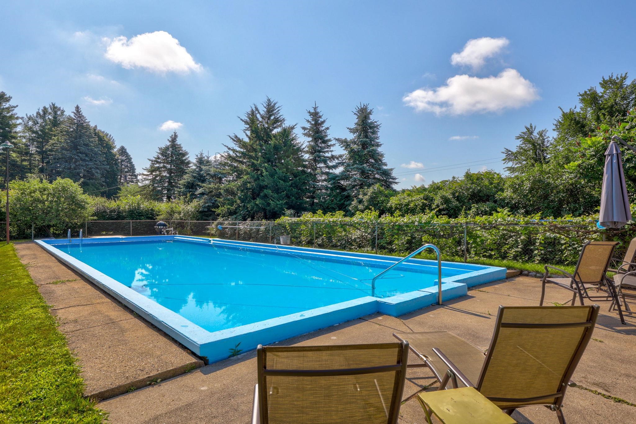 Vassar, Michigan, 49768, United States, 3 Bedrooms Bedrooms, ,4 BathroomsBathrooms,Residential,For Sale,1976339