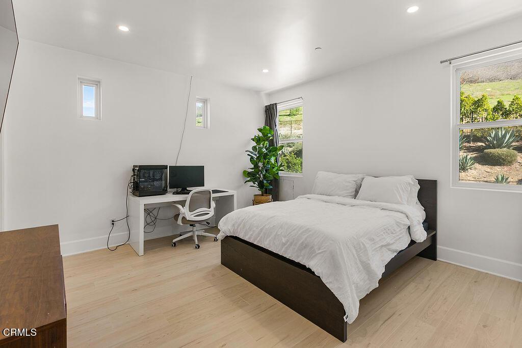 Thousand Oaks, California, 91362, United States, 4 Bedrooms Bedrooms, ,4 BathroomsBathrooms,Residential,For Sale,1997017