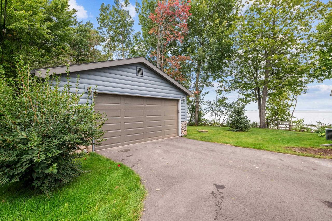 Washburn, Wisconsin, 54891, United States, 3 Bedrooms Bedrooms, ,1 BathroomBathrooms,Residential,For Sale,1960790