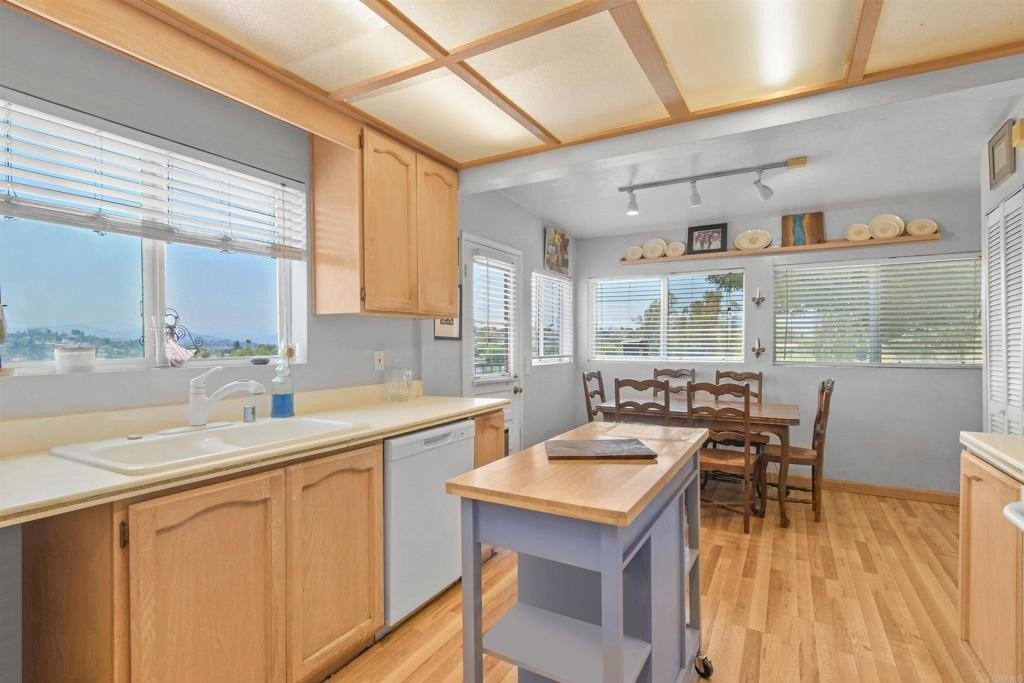 Spring Valley, California, 91977, United States, 2 Bedrooms Bedrooms, ,1 BathroomBathrooms,Residential,For Sale,1877112