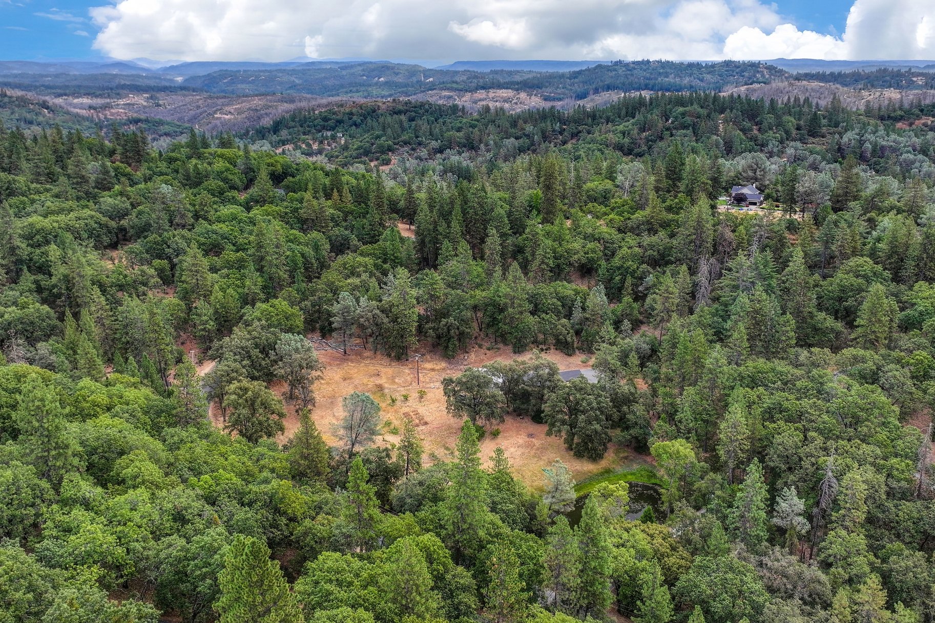  Spacious Grass Valley Country Property, 5 acres, shop and pond - 物件實景