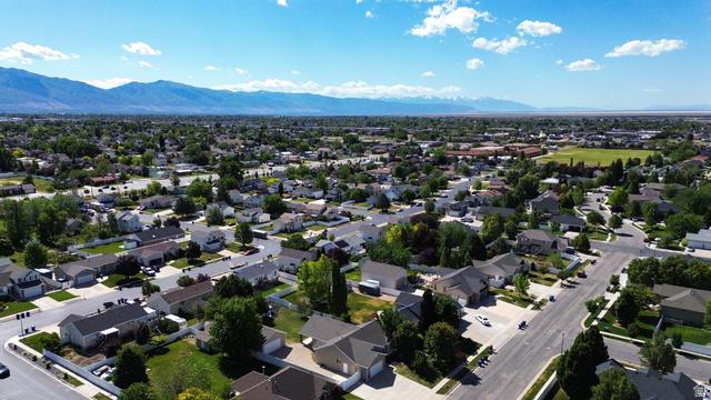 Syracuse, Utah, 84075, United States, 4 Bedrooms Bedrooms, ,3 BathroomsBathrooms,Residential,For Sale,2048883