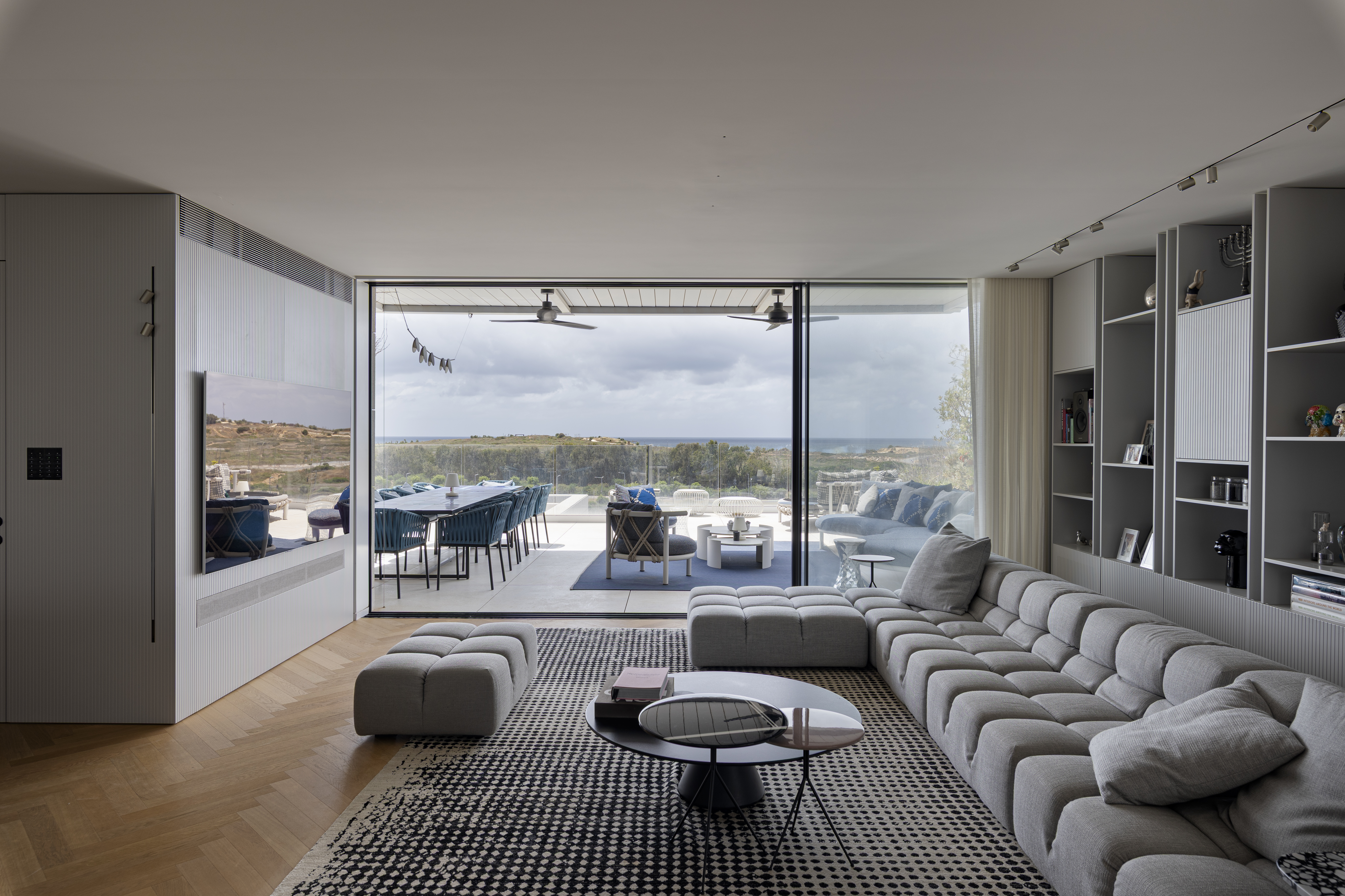  Above the Coastline: Resort-Style Penthouse in Northern Tel Aviv - 物件實景
