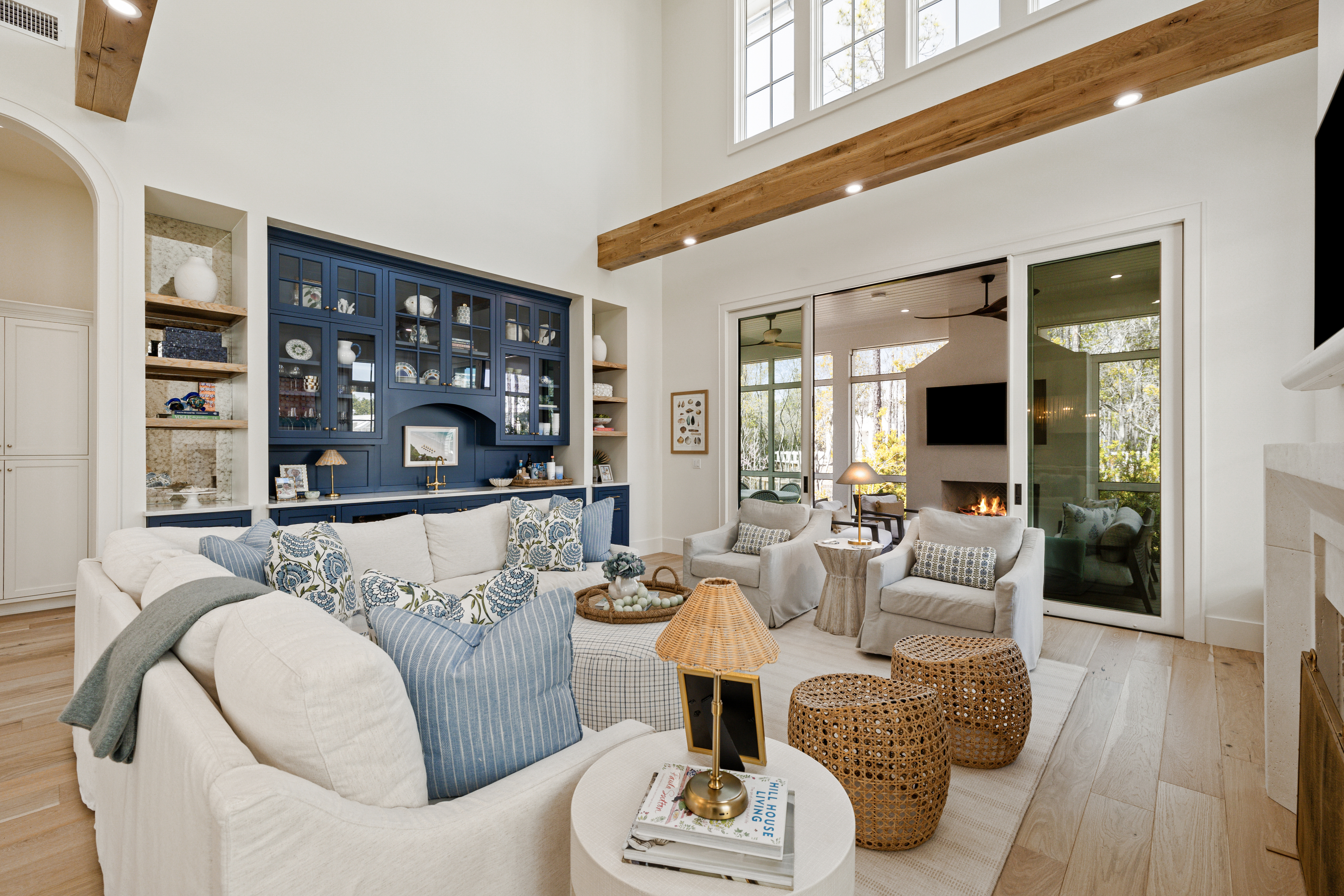  Refined Coastal Residence With Designer Interiors And Exceptional Craftsmanship - 物件實景