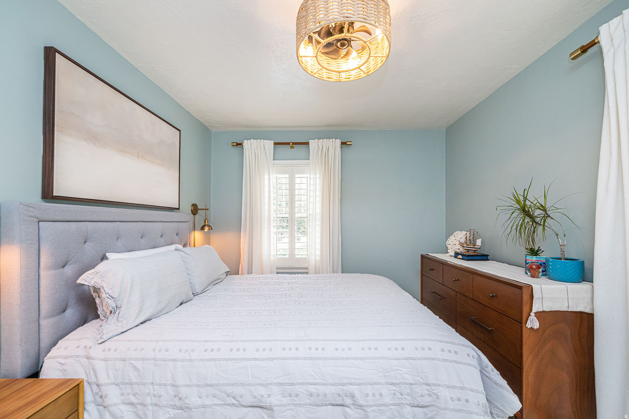 Bountiful, Utah, 84010, United States, 3 Bedrooms Bedrooms, ,2 BathroomsBathrooms,Residential,For Sale,1985173