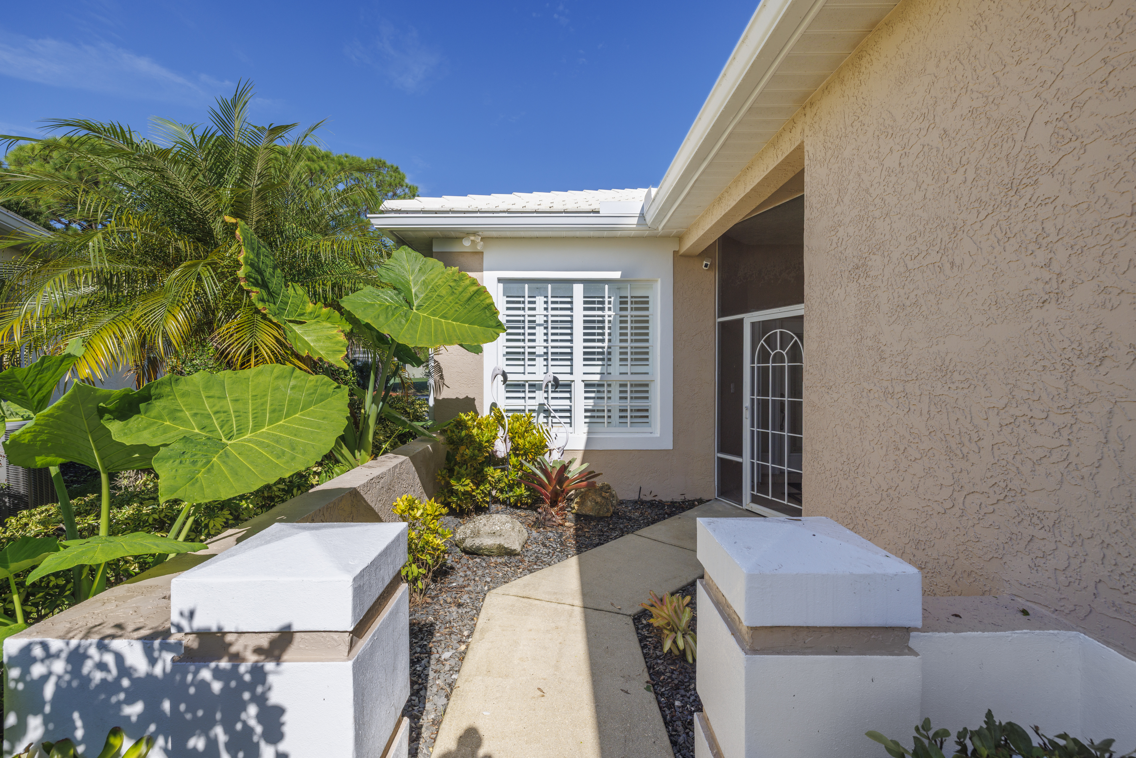 Palm City, Florida, 34990, United States, 2 Bedrooms Bedrooms, ,2 BathroomsBathrooms,Residential,For Sale,1982716