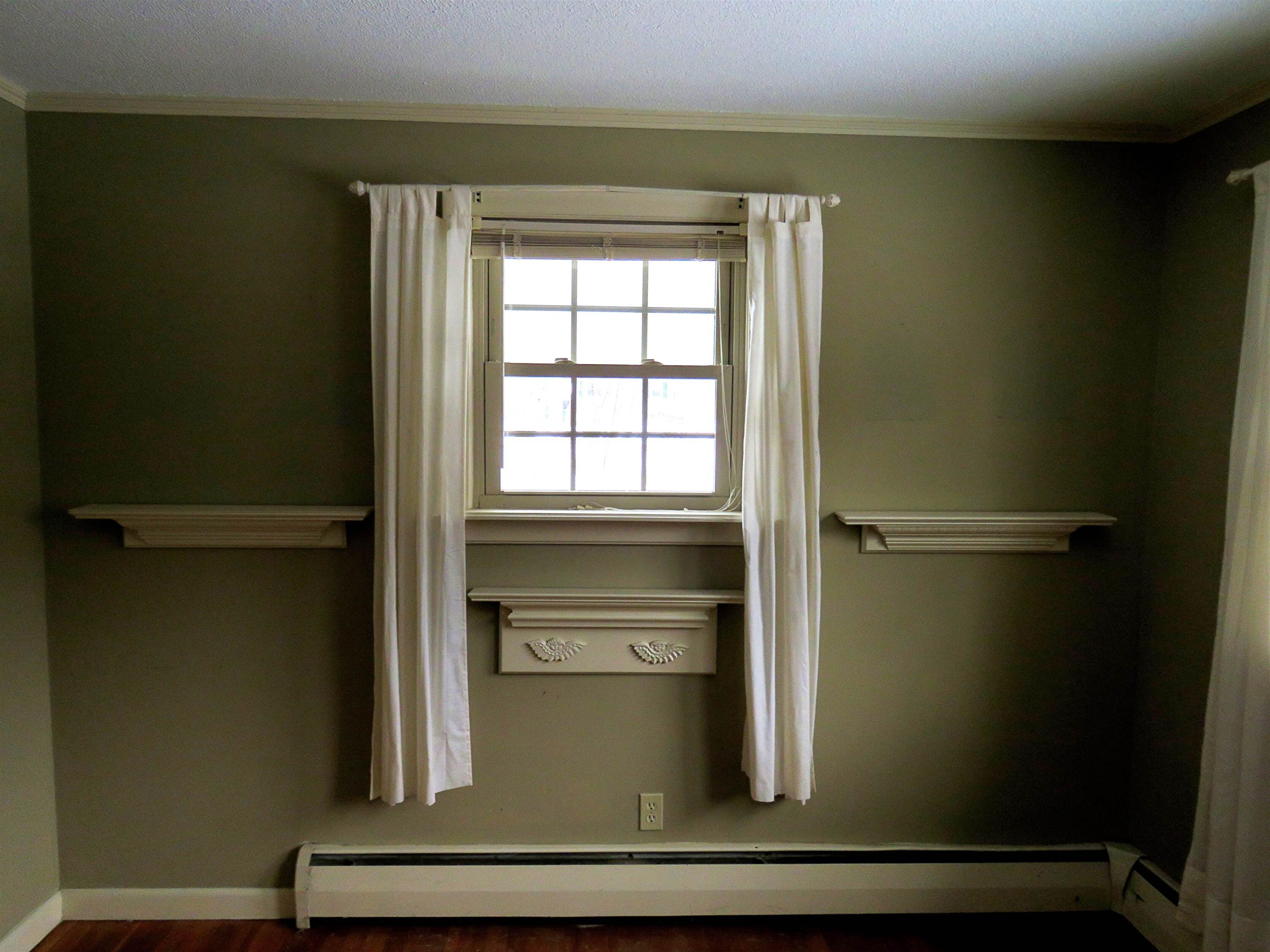 Derry, New Hampshire, 03038, United States, 3 Bedrooms Bedrooms, ,2 BathroomsBathrooms,Residential,For Sale,2005646