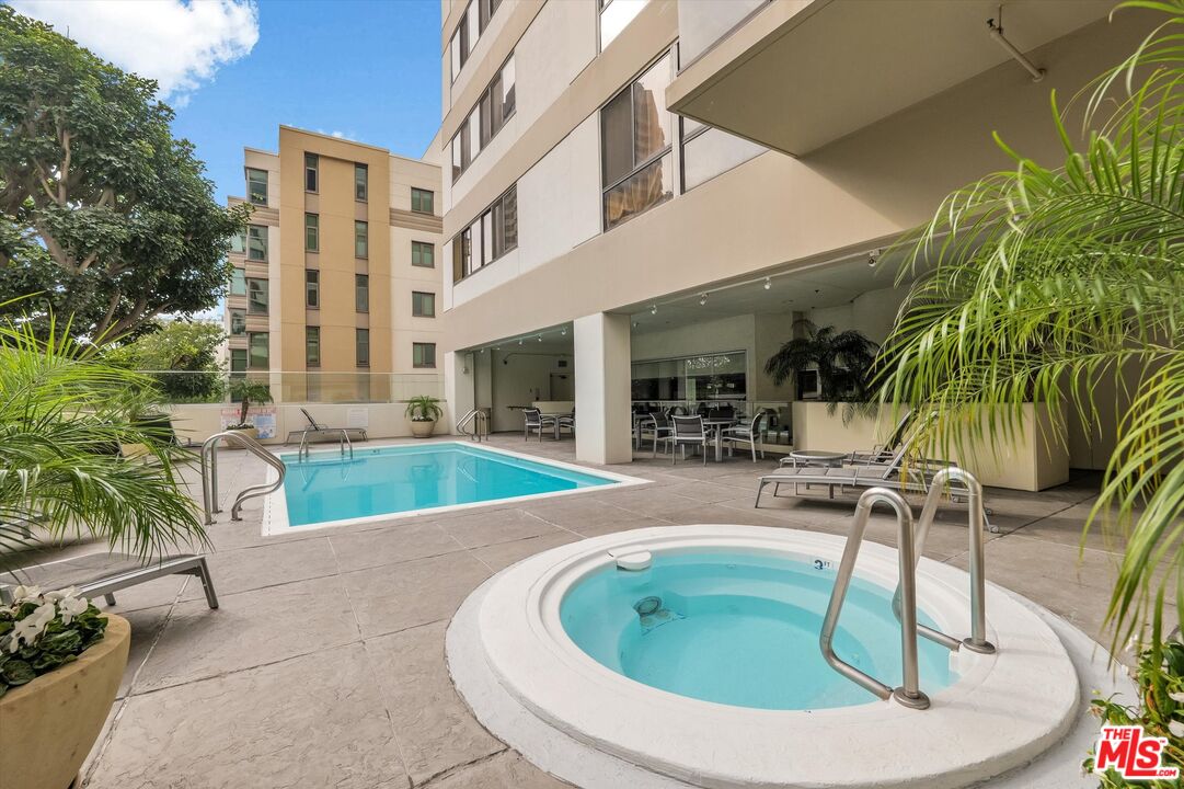 Los Angeles, California, 90024, United States, 2 Bedrooms Bedrooms, ,1 BathroomBathrooms,Residential,For Sale,1998471