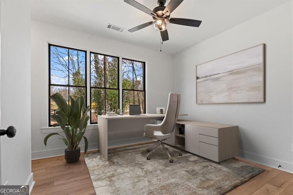 Gainesville, Georgia, 30506, United States, 5 Bedrooms Bedrooms, ,4 BathroomsBathrooms,Residential,For Sale,1909914