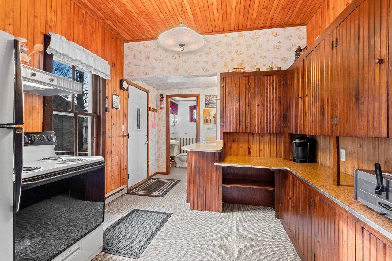CLINTONVILLE, Wisconsin, 54929, United States, 3 Bedrooms Bedrooms, ,1 BathroomBathrooms,Residential,For Sale,1828359