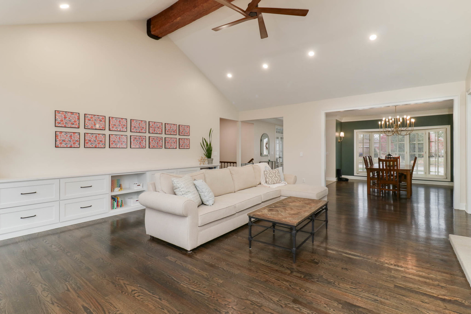 Bloomington, Illinois, 61704, United States, 5 Bedrooms Bedrooms, ,4 BathroomsBathrooms,Residential,For Sale,1991973