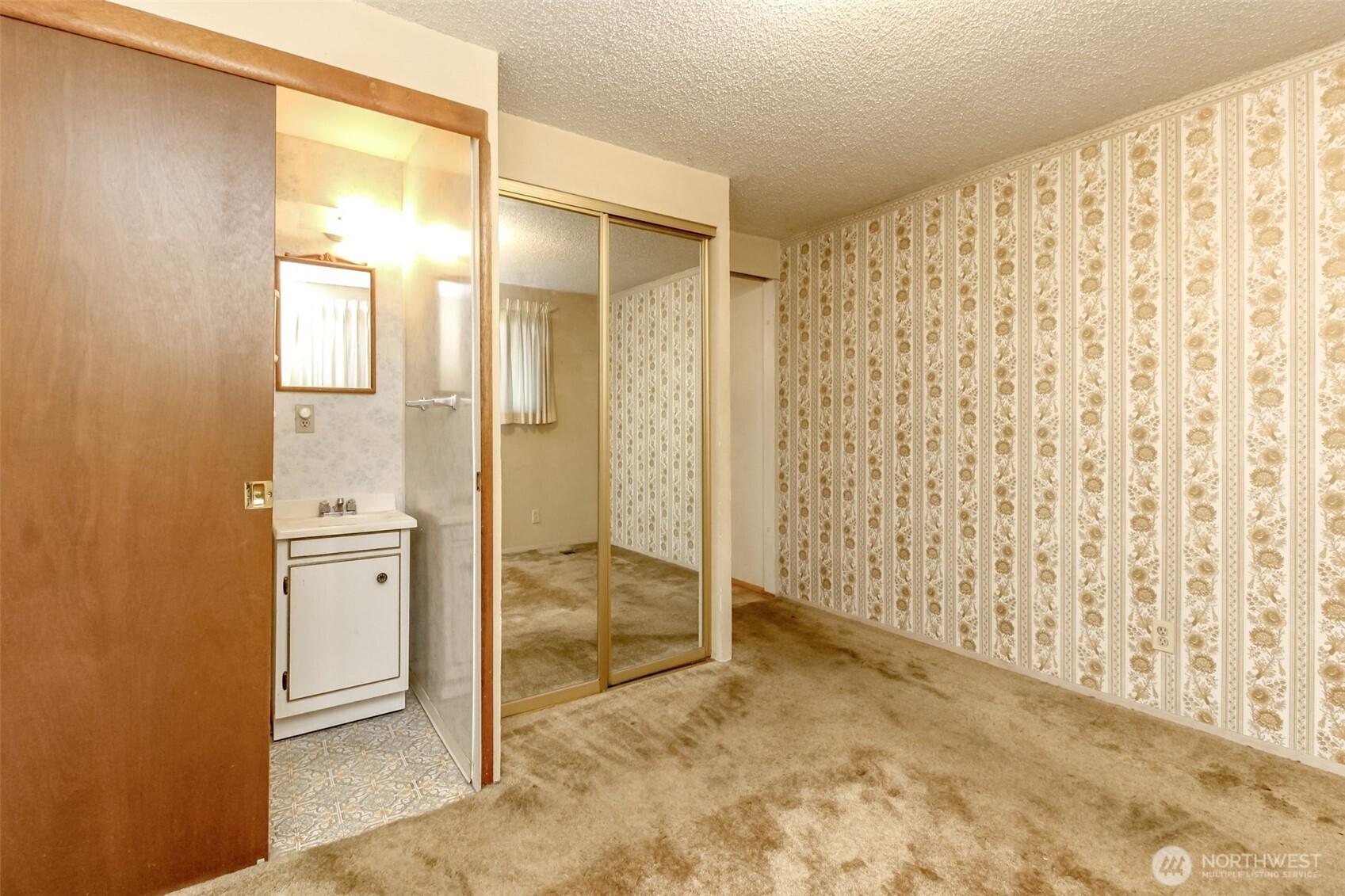 SEATTLE, Washington, 98146, United States, 3 Bedrooms Bedrooms, ,2 BathroomsBathrooms,Residential,For Sale,1969203