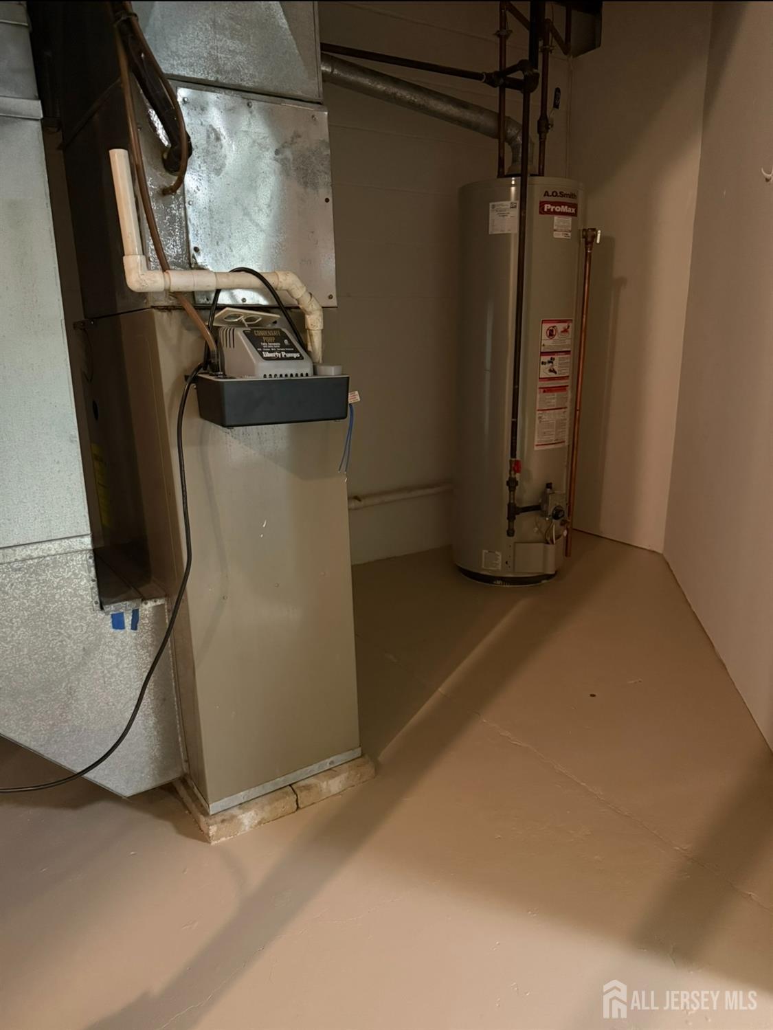 Jamesburg, New Jersey, 08831, United States, 3 Bedrooms Bedrooms, ,3 BathroomsBathrooms,Residential,For Sale,1964008